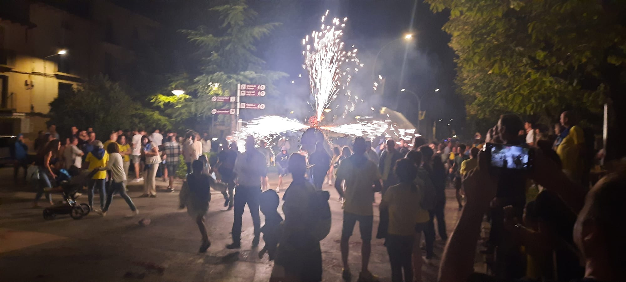 Chupinazo y cabalgata de las fiestas de Ayerbe. Foto Ayuntamiento de Ayerbe
