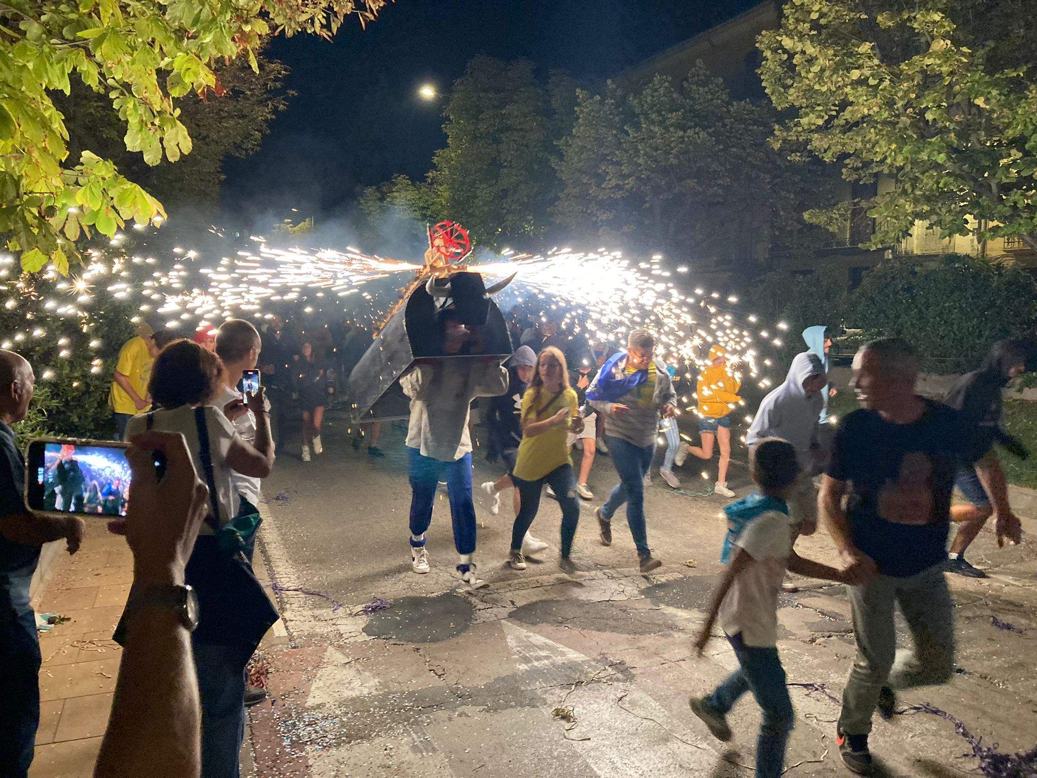 Chupinazo y cabalgata de las fiestas de Ayerbe. Foto Ayuntamiento de Ayerbe