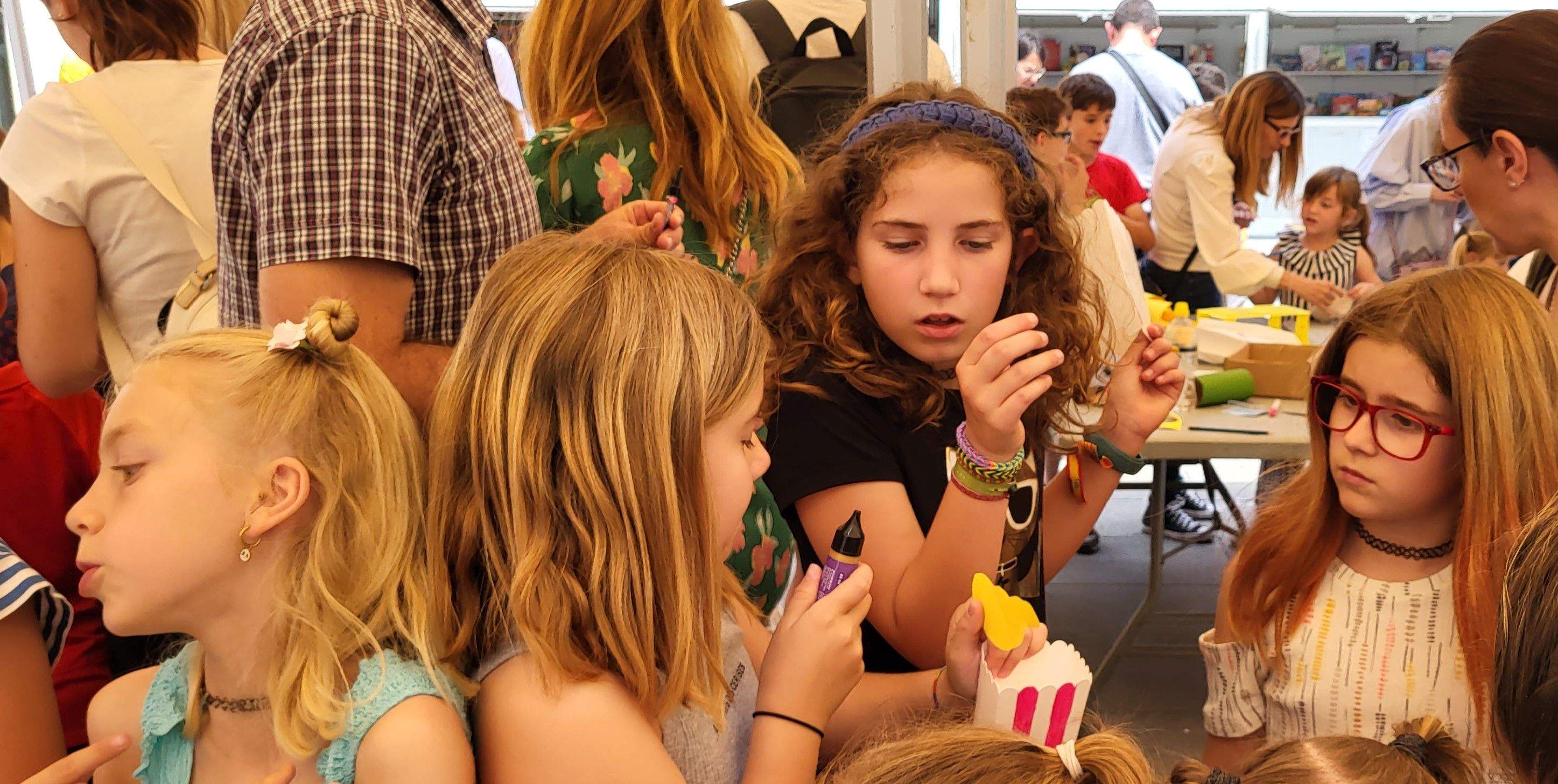 Taller de manualidades sobre Panchito y Palomitera. Foto: Mercedes Manterola