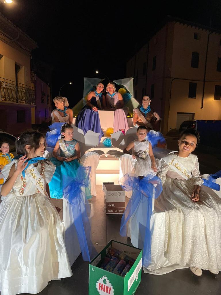 Chupinazo y cabalgata de las fiestas de Ayerbe. Foto Ayuntamiento de Ayerbe