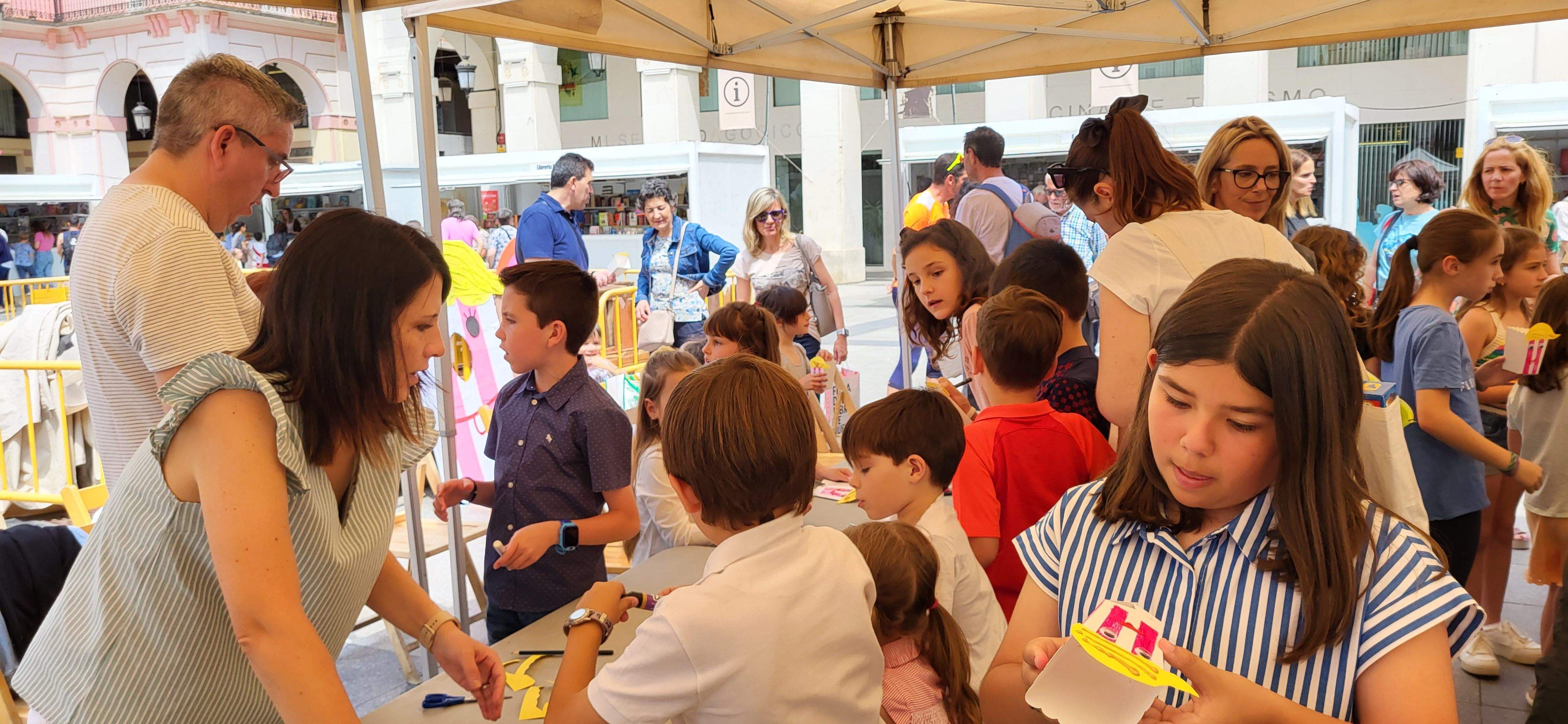 Taller de manualidades sobre Panchito y Palomitera. Foto: Mercedes Manterola