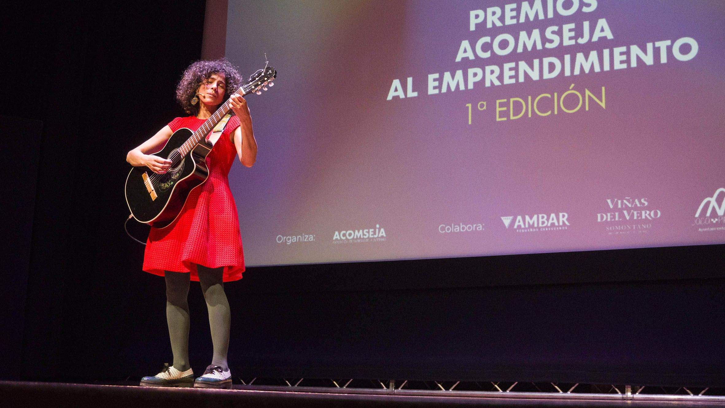 Actuación de Alicia Canguero.