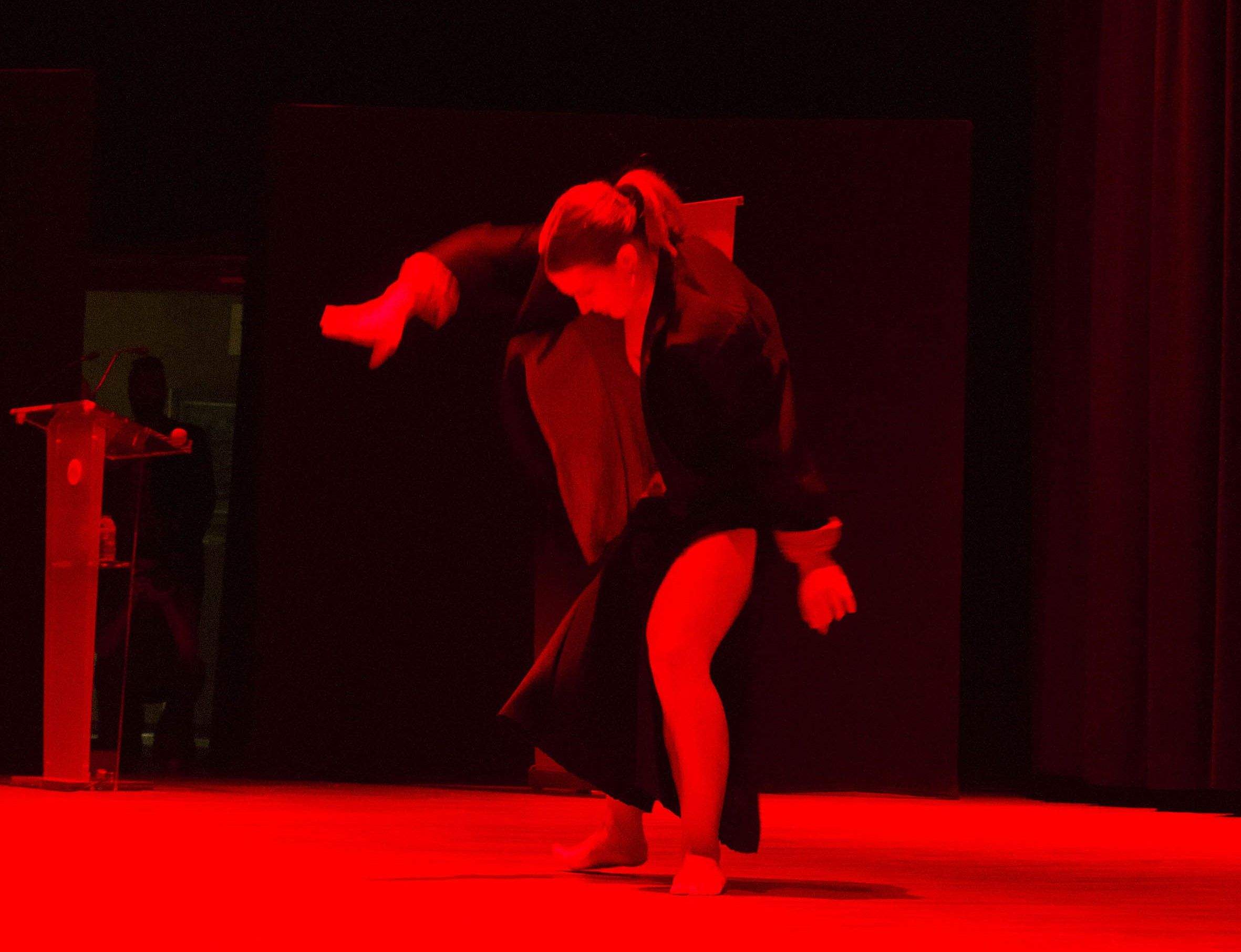 Actuación de Luna Goñi.