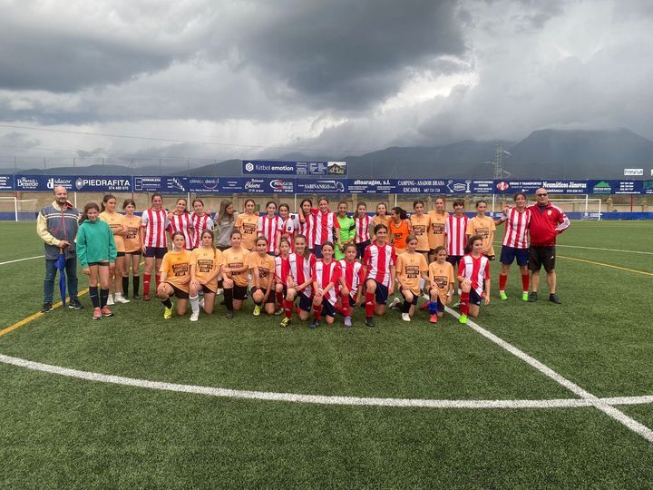 Foto de familia del partido femenino Sabiñánigo-Sobrarbe. Foto: Noticias Cantera.