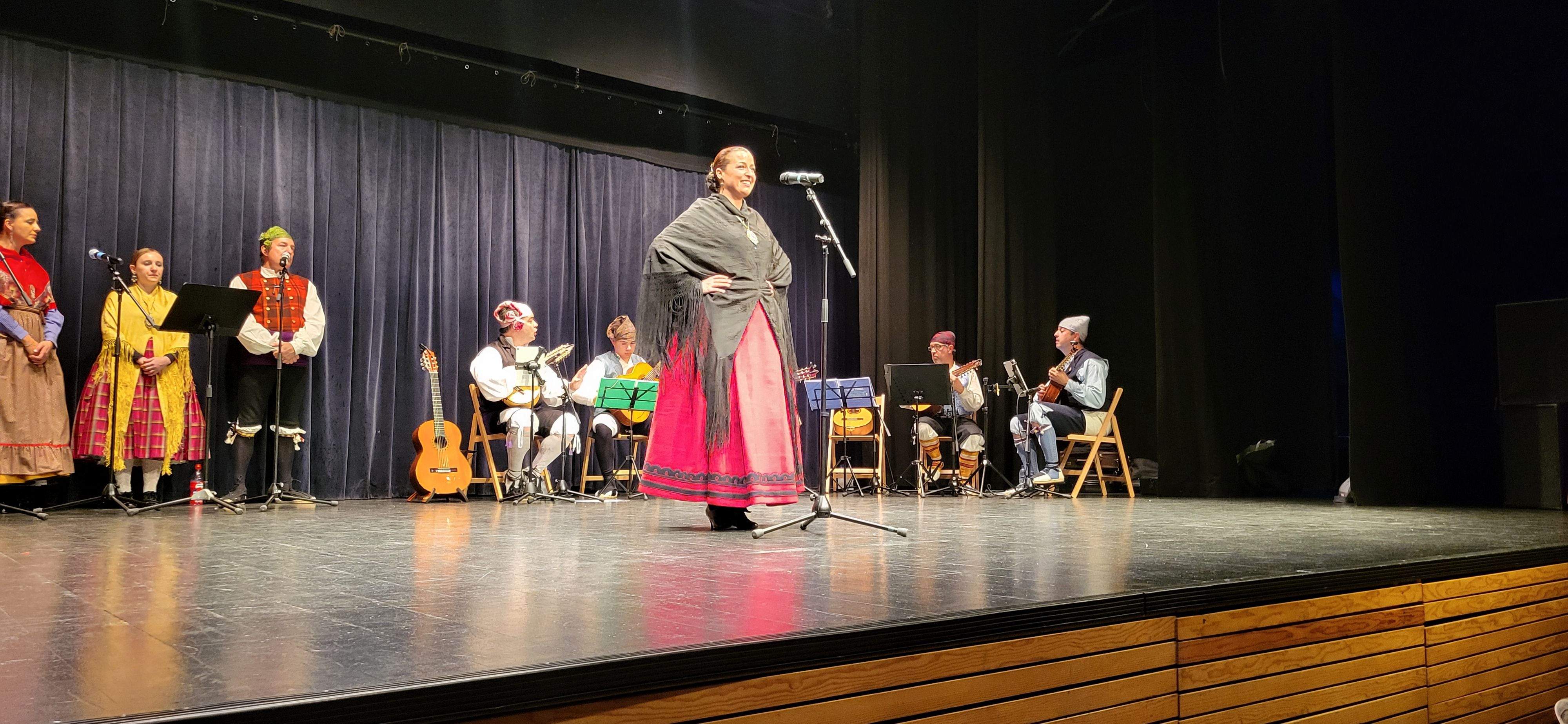  Grupo Folclórico San Lorenzo en el Ciclo de Folclore Aragonés de Huesca. Foto Myriam Martínez