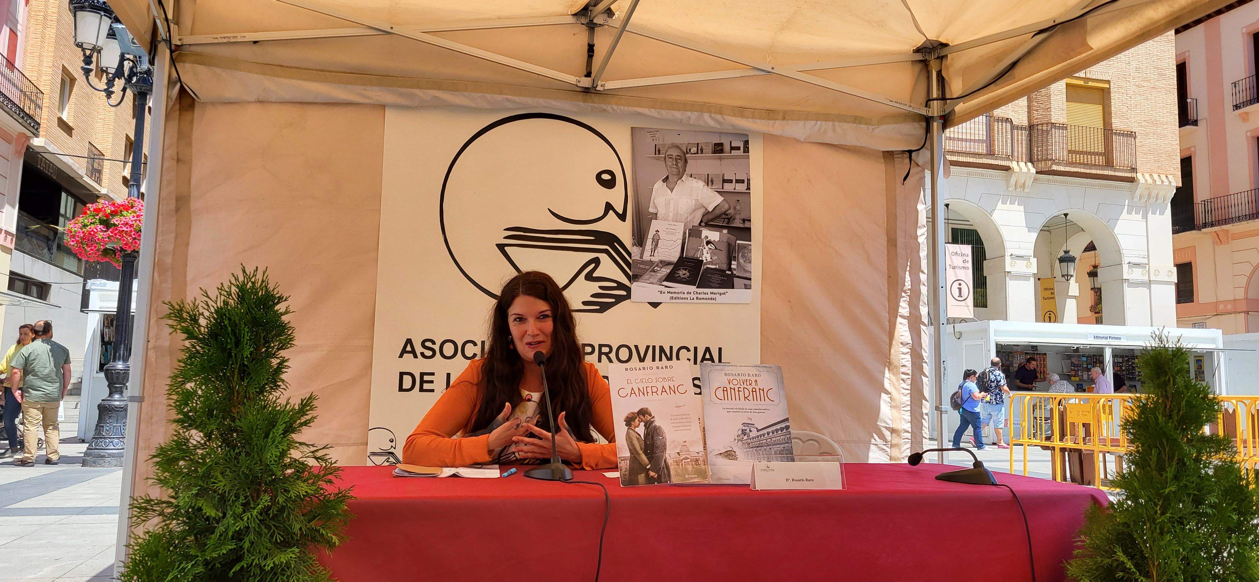 Rosario Raro, en la 39ª Feria del Libro de Huesca. Foto Myriam Martínez