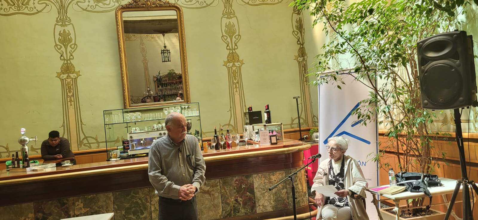 Vermú literario de Aveletra con Teresa Ramón