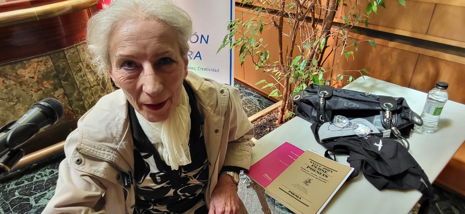 Vermú literario de Aveletra con Teresa Ramón