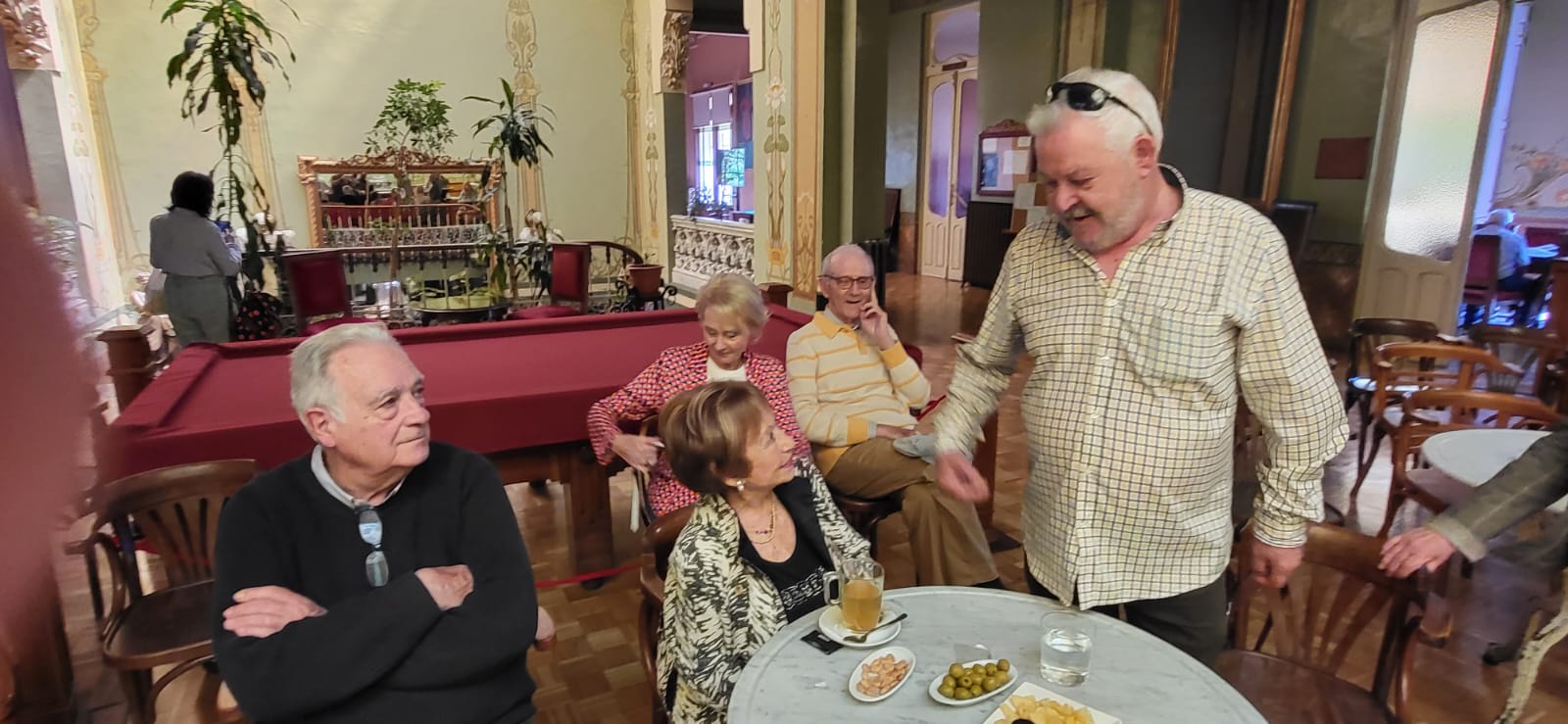 Vermú literario de Aveletra con Teresa Ramón