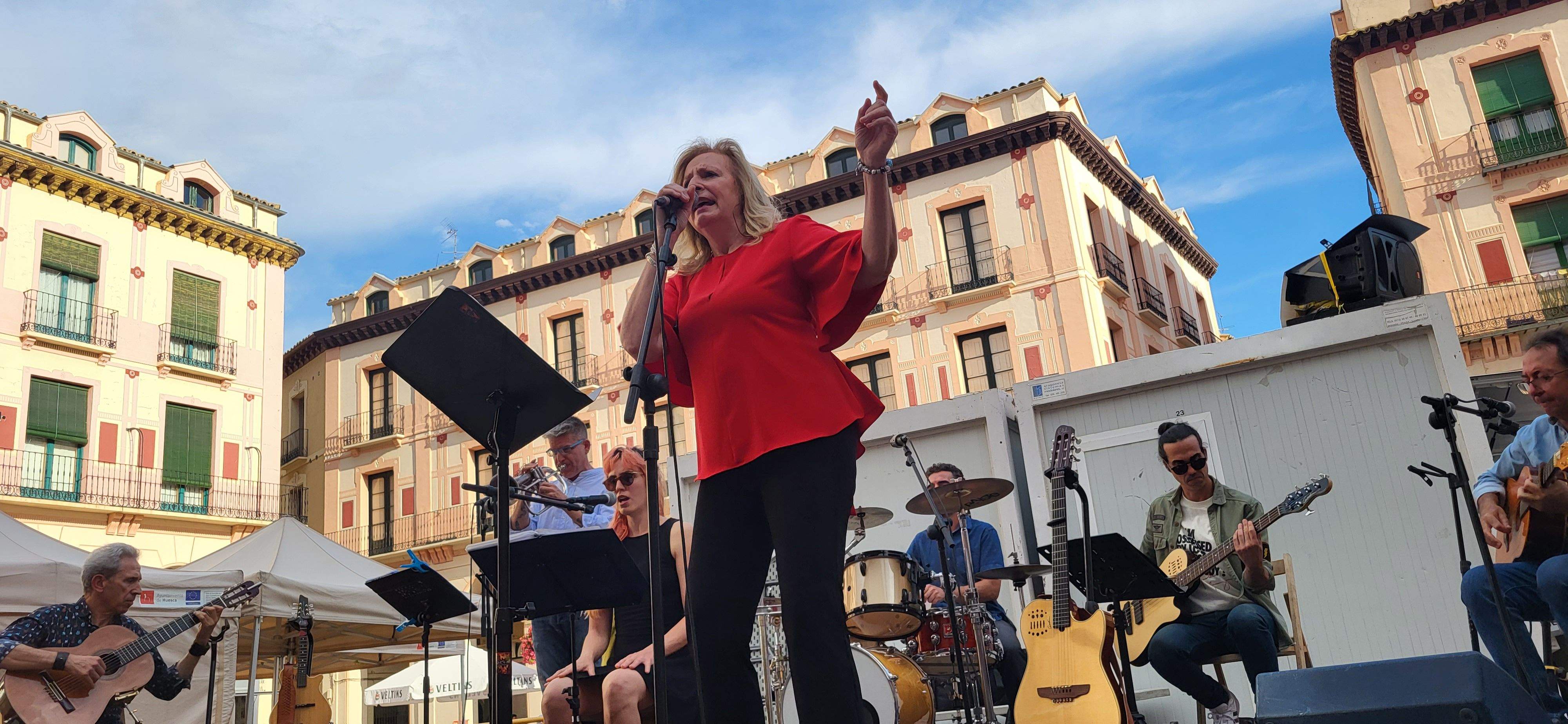 Olga y los ministriles, en la 39ª Feria del Libro de Huesca. Foto Myriam Martínez