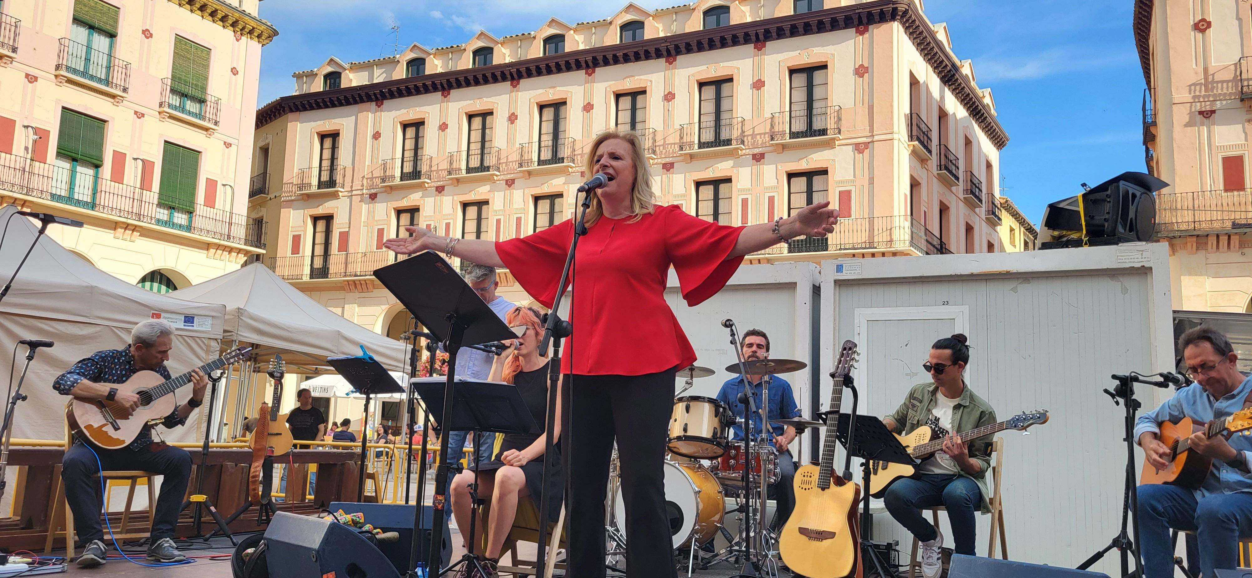 Olga y los ministriles, en la 39ª Feria del Libro de Huesca. Foto Myriam Martínez