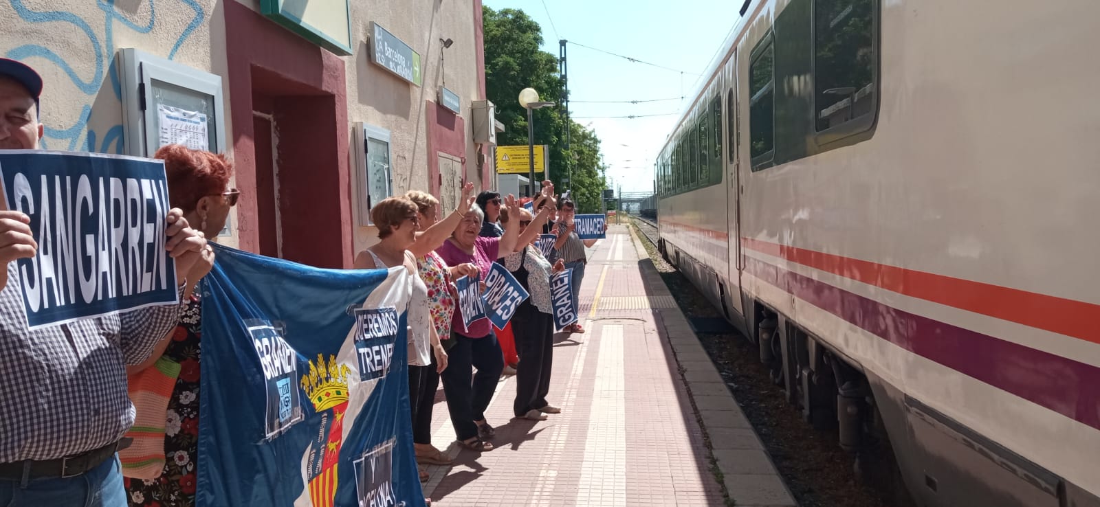 Monegros No Pierdas Tu Tren ha celebrado su 27 Concentración