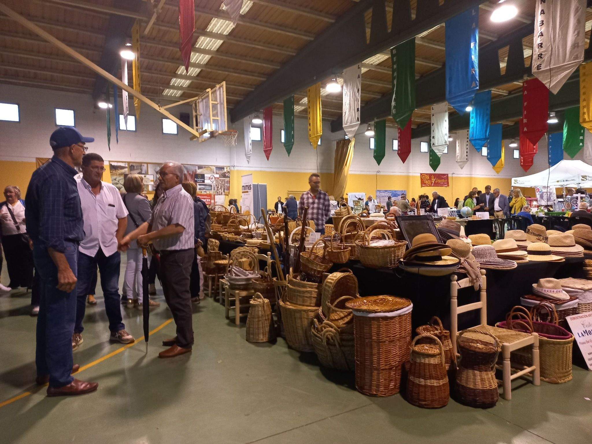 Espacio expositivo de cestería y sombreros. Foto Comarca de Ribagorza