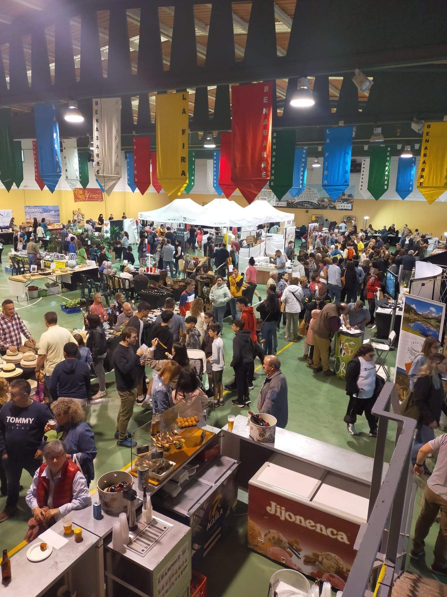 Un gran número de asistentes a la Fira de Sant Medardo. Foto Ayuntamiento de Benabarre