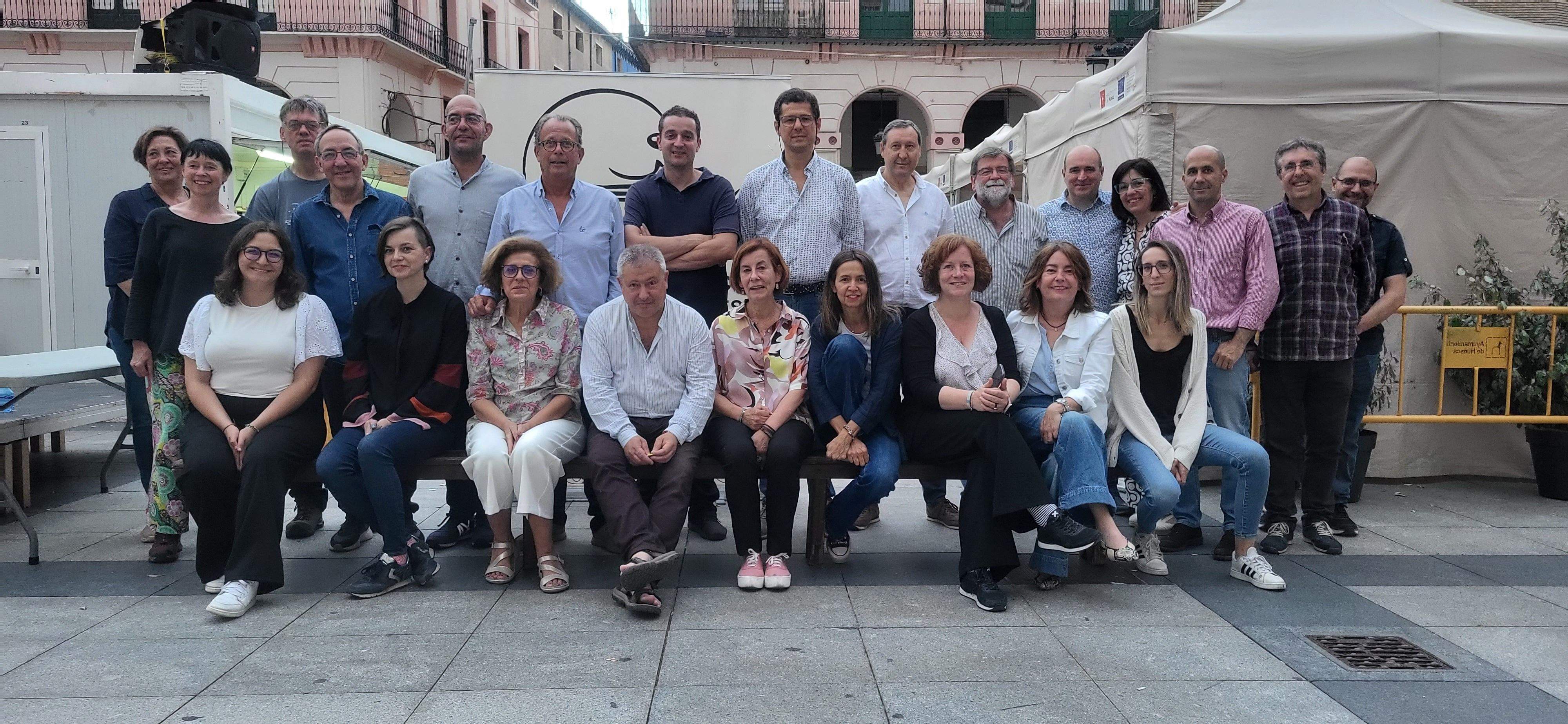 "Foto de familia" minutos antes de echar el cierre a las casetas, hasta la próxima feria "Foto de familia" minutos antes de echar el cierre a las casetas, hasta la próxima feria