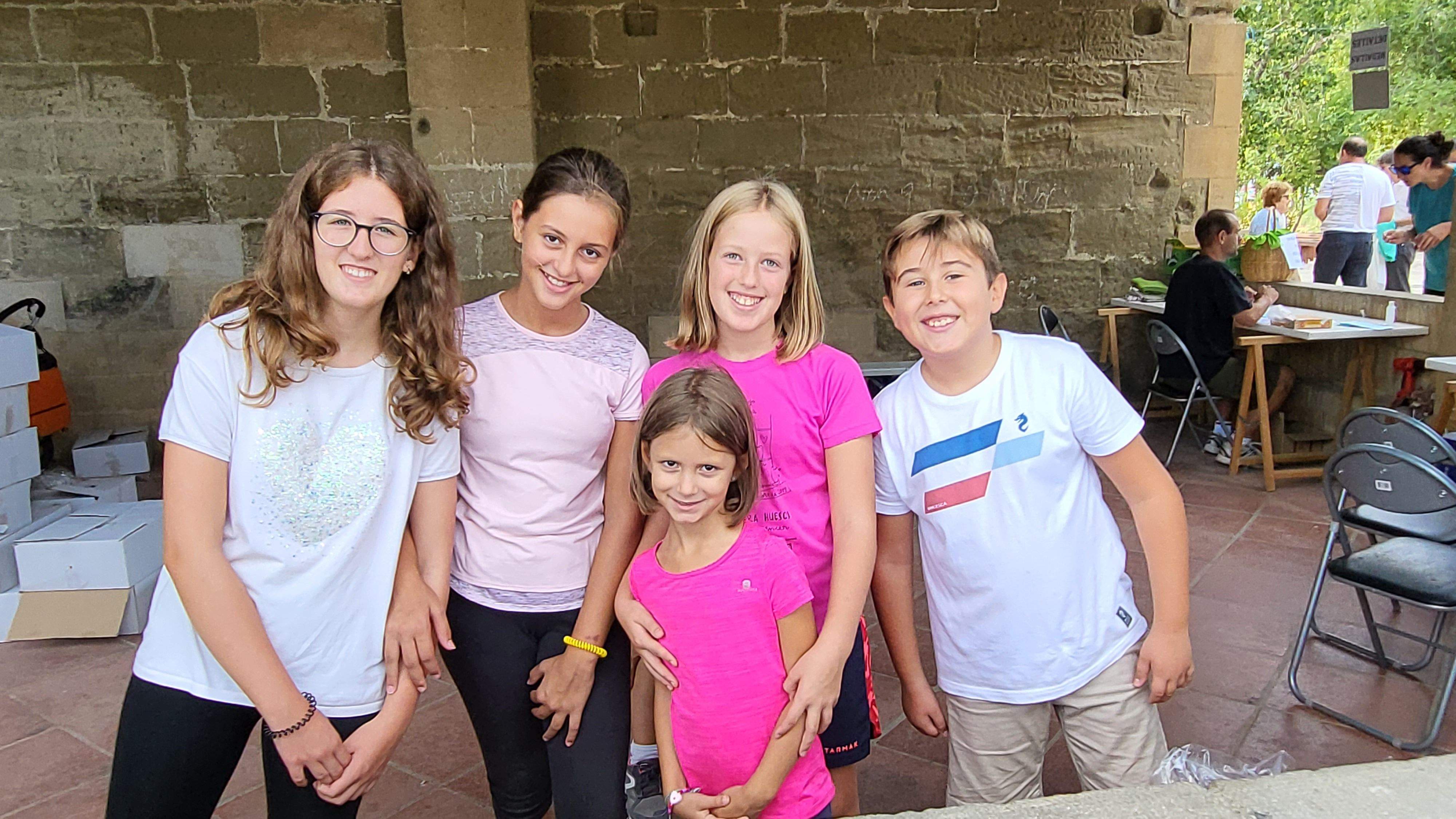 Equipo de reparto de las tortas