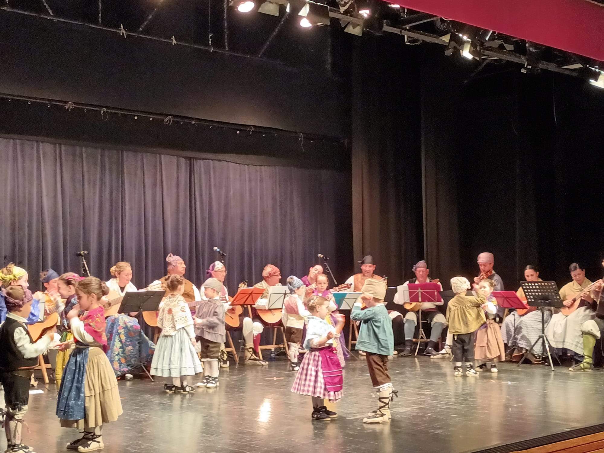 Santa Cecilia celebra el final de curso. Foto Sergio Bercero  