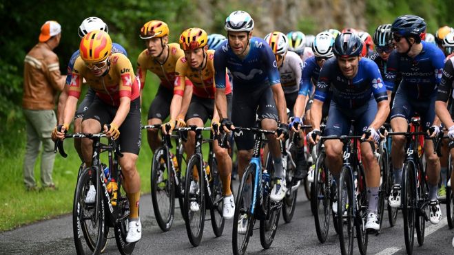 El serrablés Jorge Arcas trabaja al frente del pelotón. Foto: Getty Images El serrablés Jorge Arcas trabaja al frente del pelotón. Foto: Getty Images