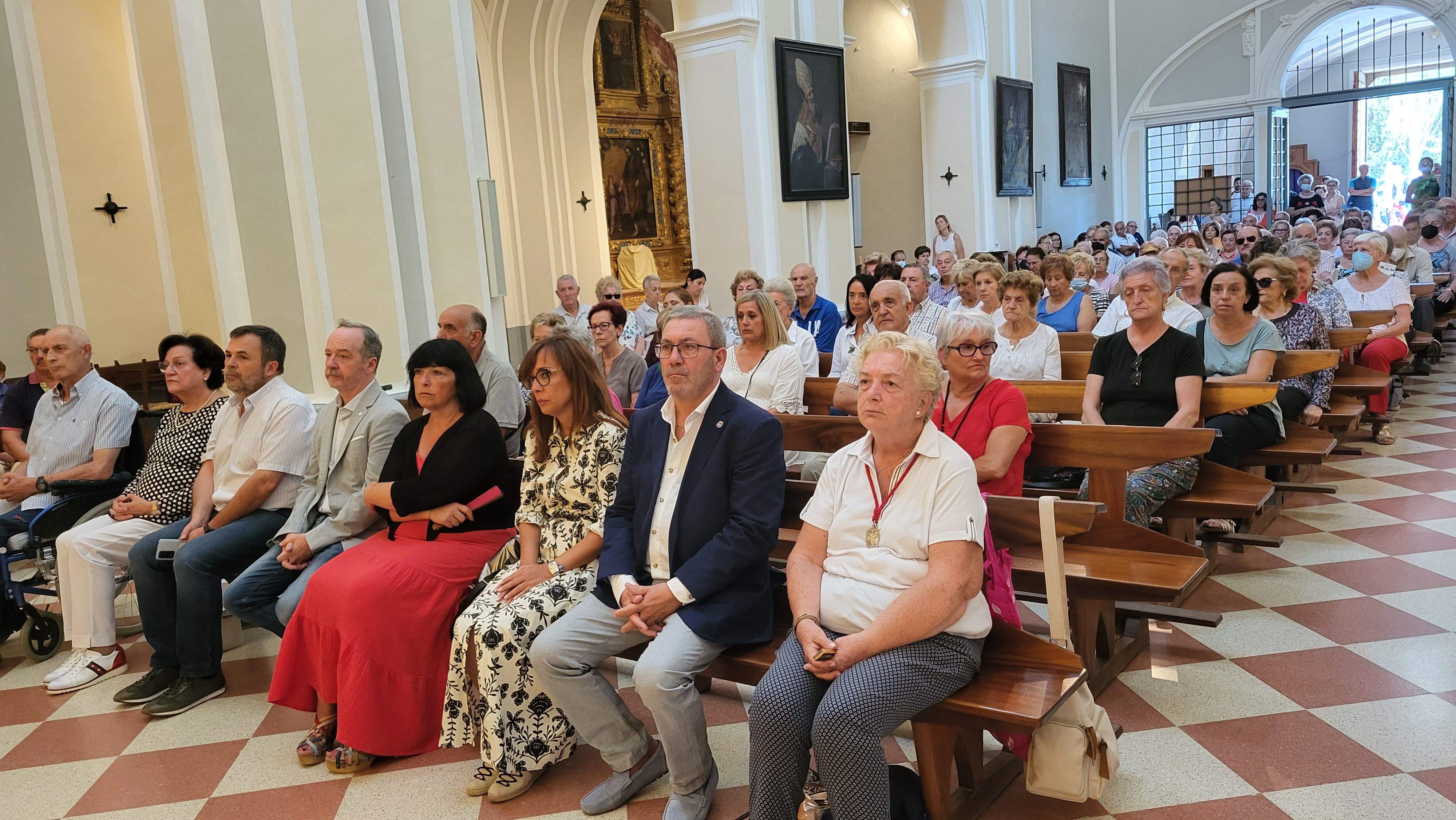 El santuario se ha llenado de feligreses en la primera misa romera en tres años.