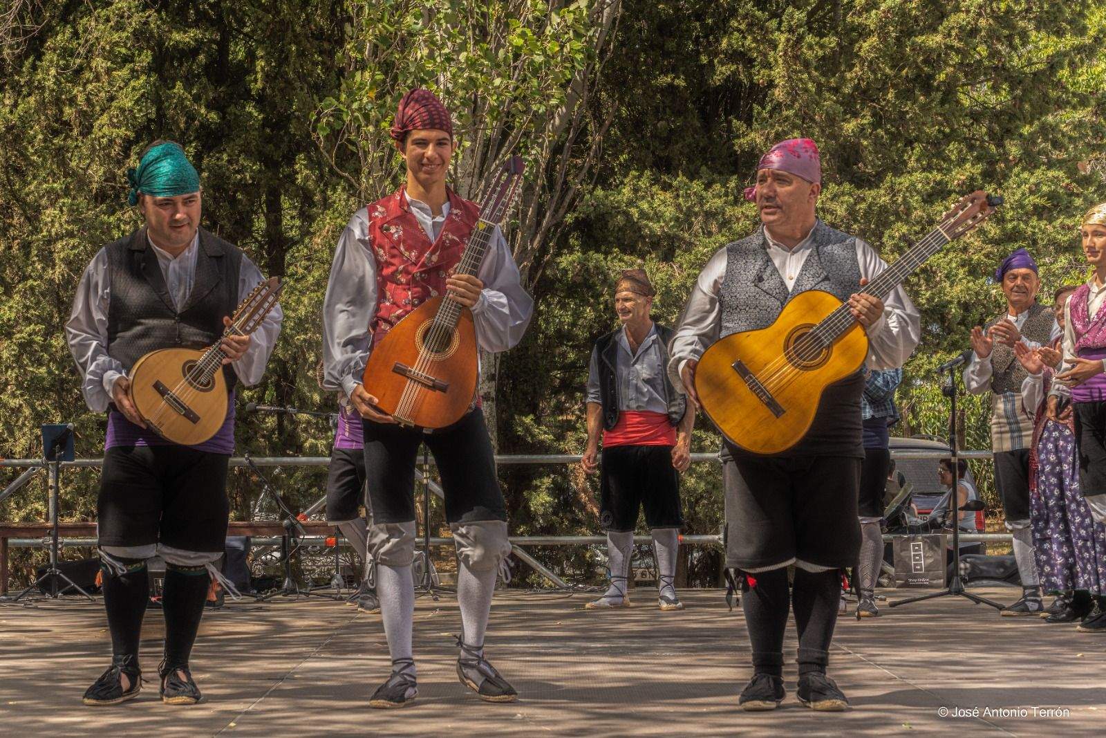Actuación de Elenco Aragonés en Salas. Foto José Antonio Terrón 