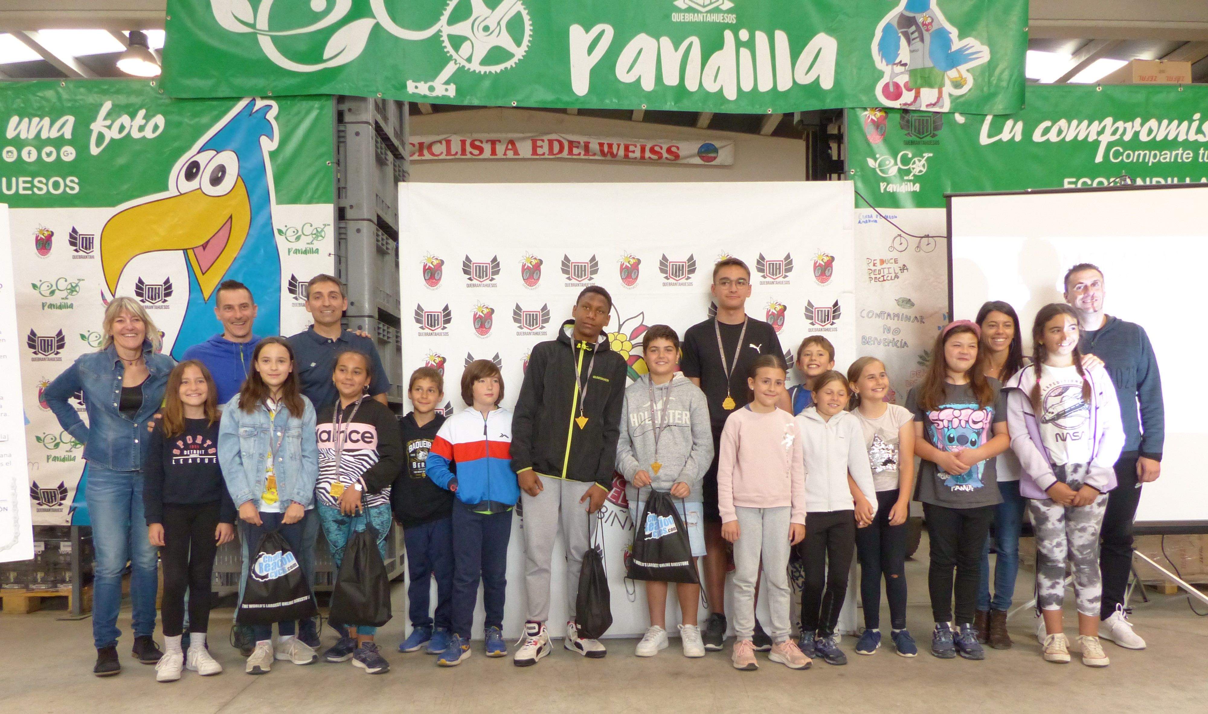 Foto de familia de los premiados. Foto: Noticias Cantera