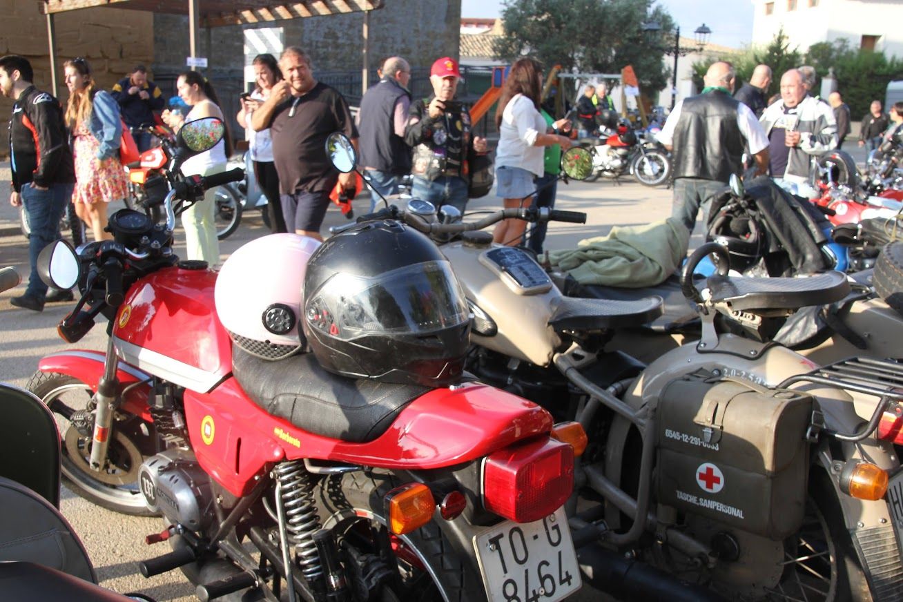 Concentración de motos clásicas en Alberuela de Tubo. Foto Carlos Neofato
