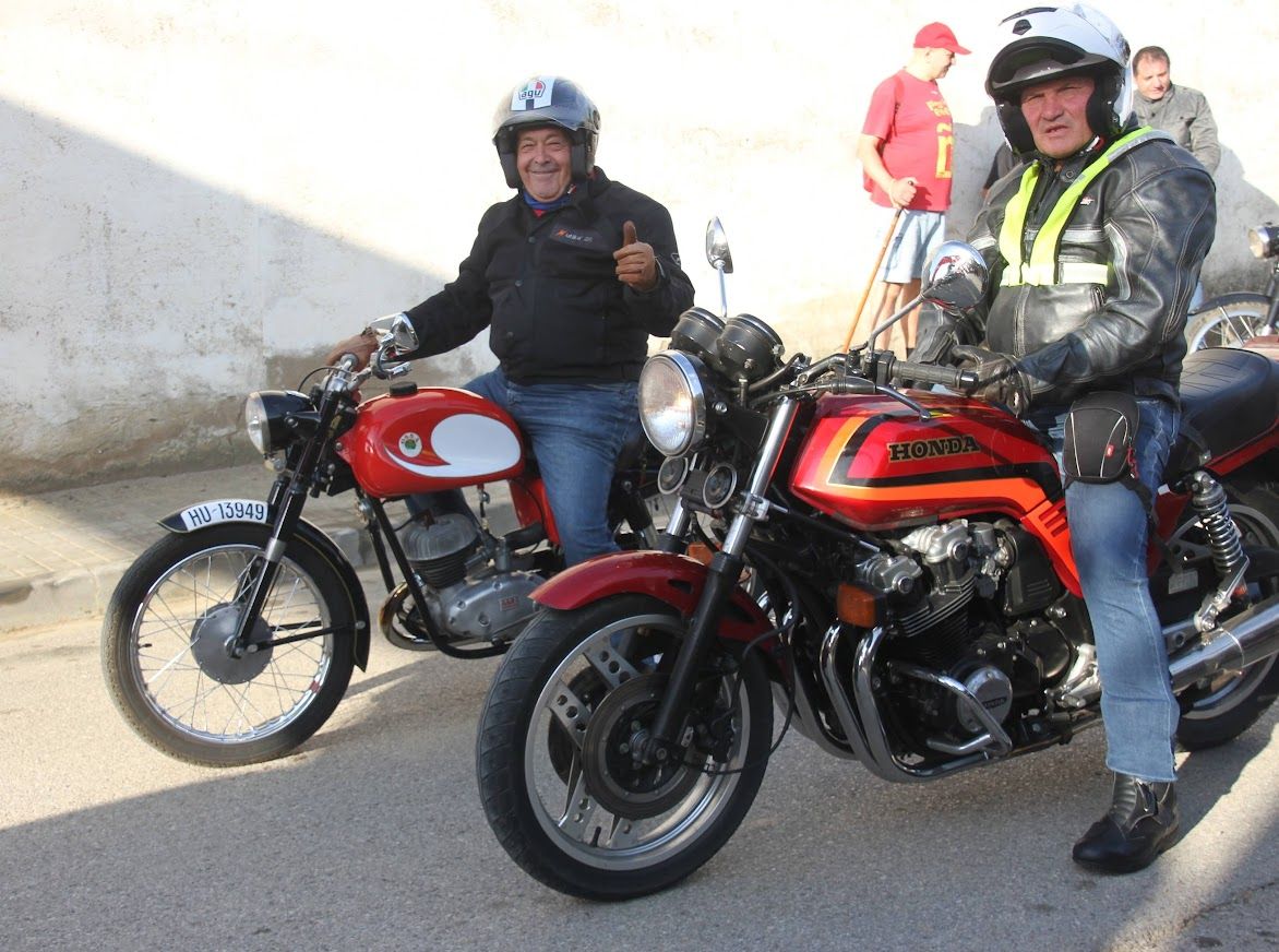 Concentración de motos clásicas en Alberuela de Tubo. Foto Carlos Neofato