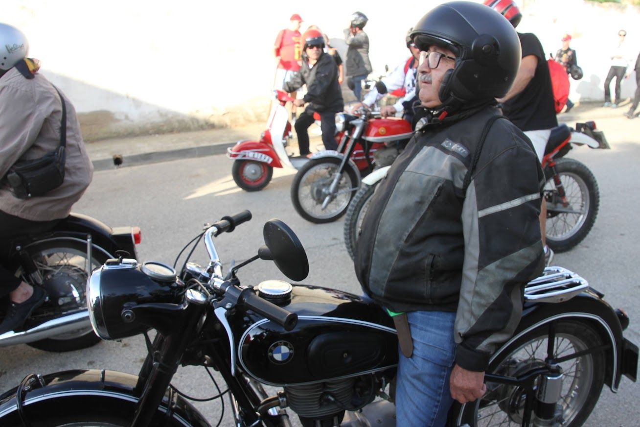Concentración de motos clásicas en Alberuela de Tubo. Foto Carlos Neofato