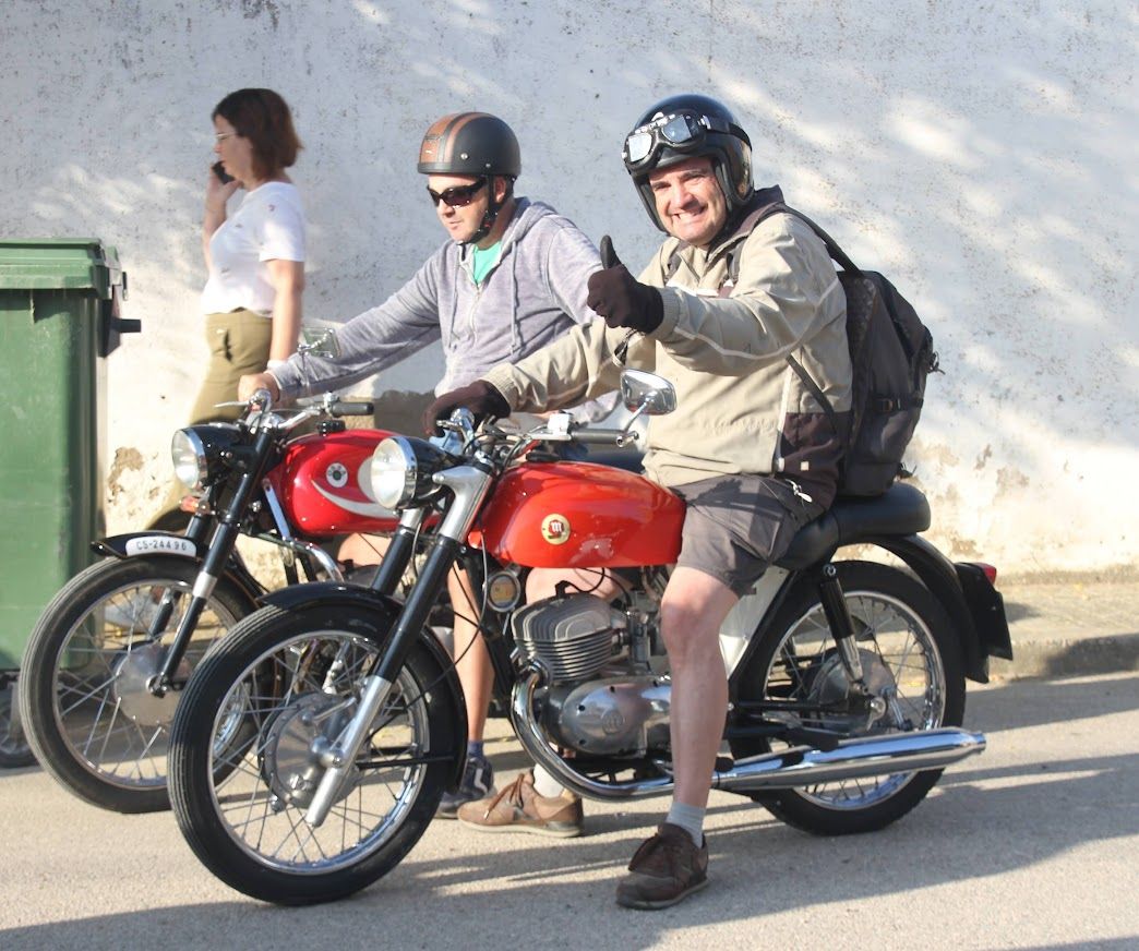 Concentración de motos clásicas en Alberuela de Tubo. Foto Carlos Neofato