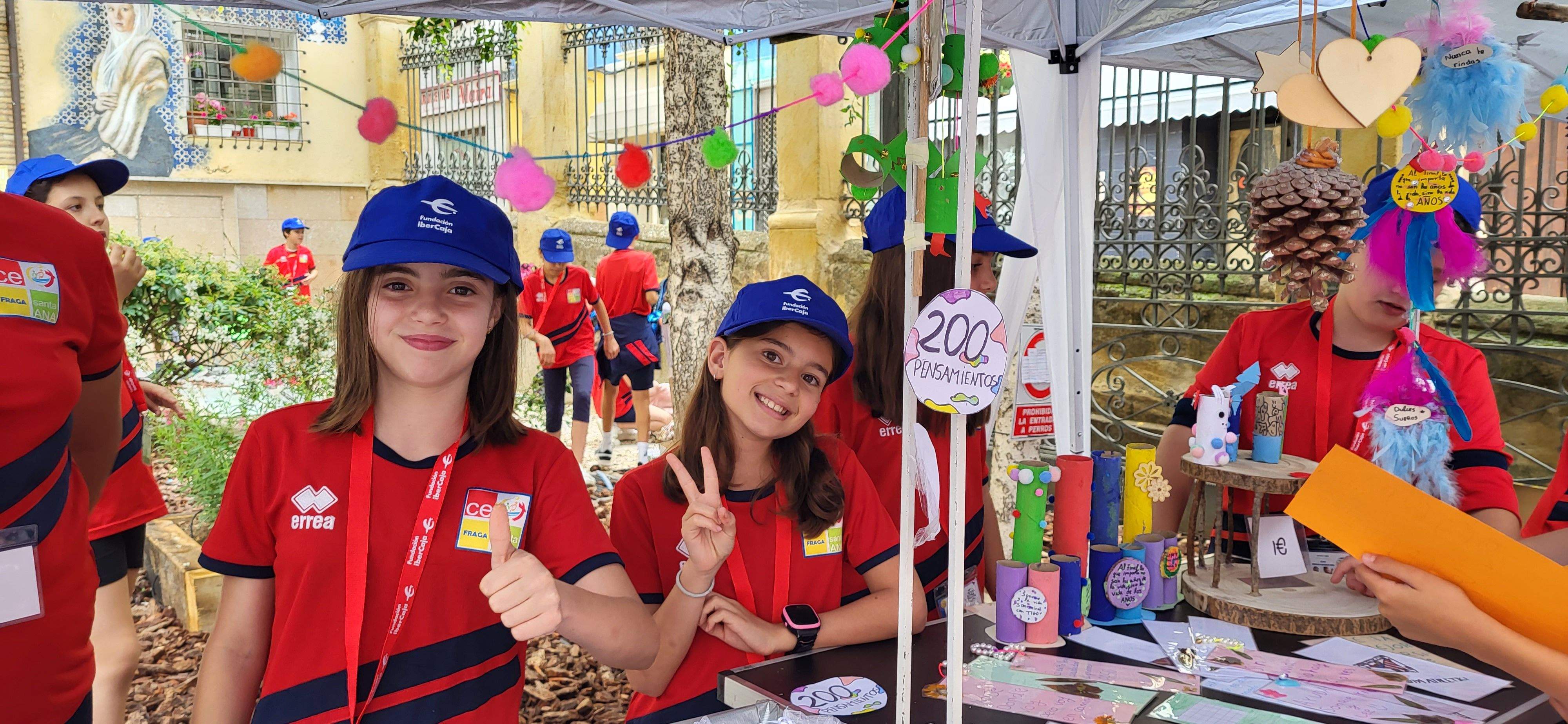 Mercado de cooperativas escolares del programa "Aprender a emprender". Foto: Mercedes Manterola