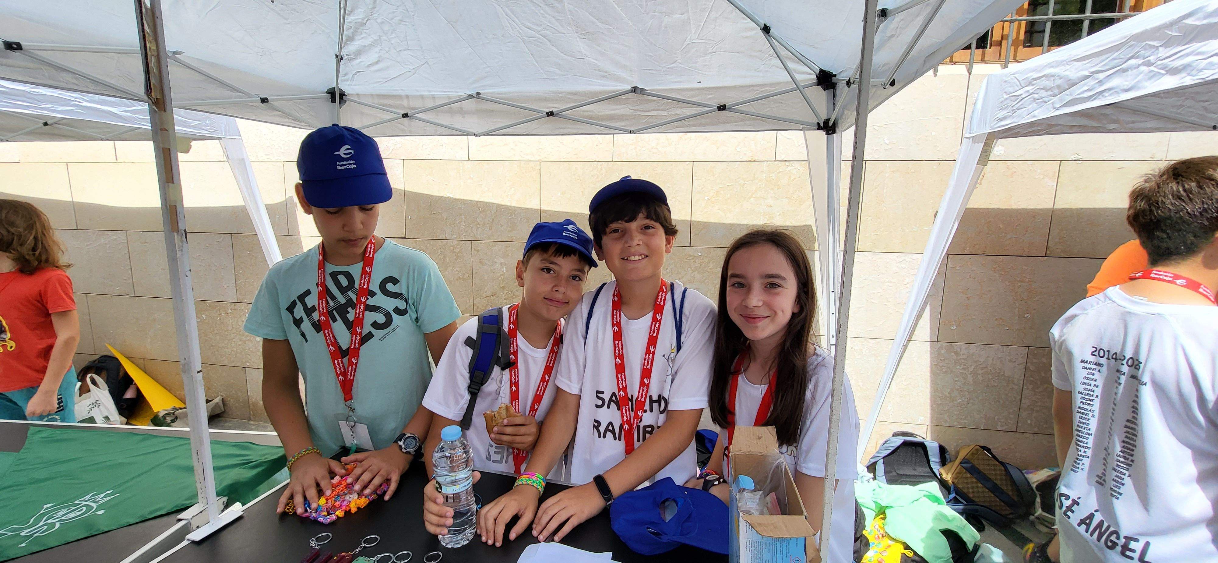 Mercado de cooperativas escolares del programa "Aprender a emprender". Foto: Mercedes Manterola
