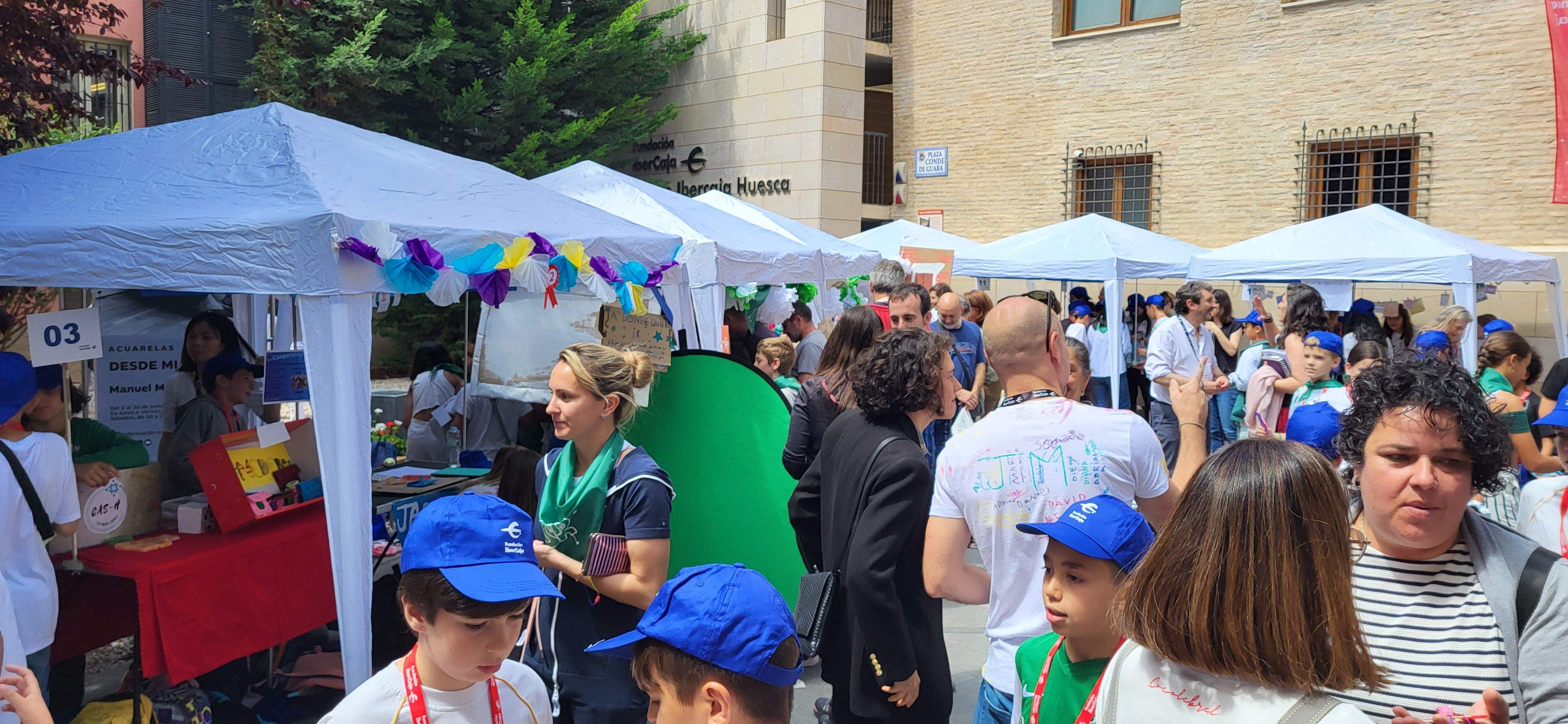 Mercado de cooperativas escolares del programa "Aprender a emprender". Foto: Mercedes Manterola