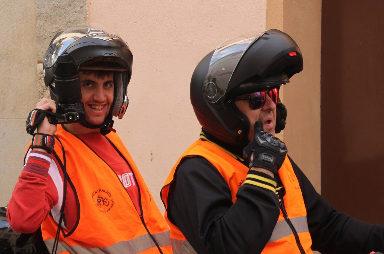 Concentración de motos clásicas en Alberuela de Tubo. Foto Carlos Neofato