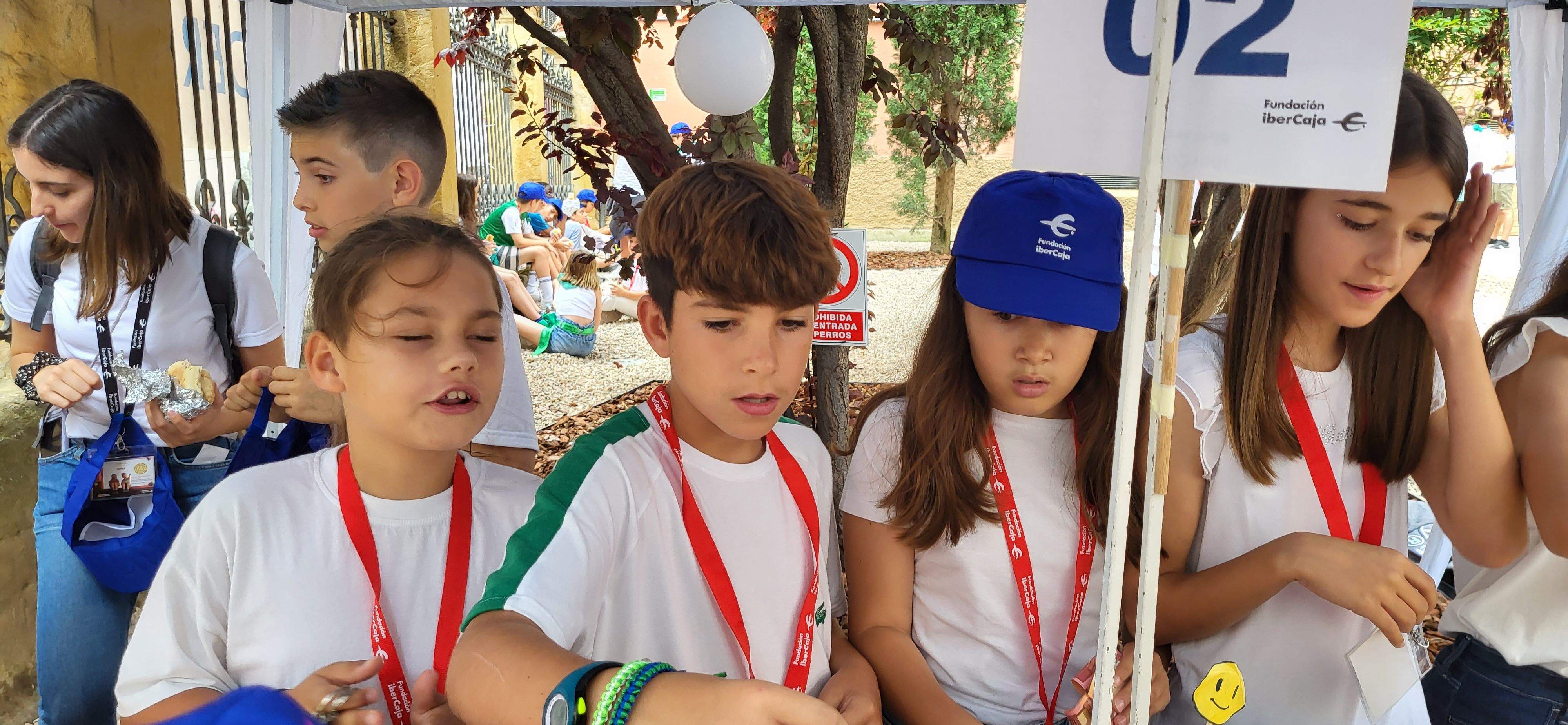 Mercado de cooperativas escolares del programa "Aprender a emprender". Foto: Mercedes Manterola