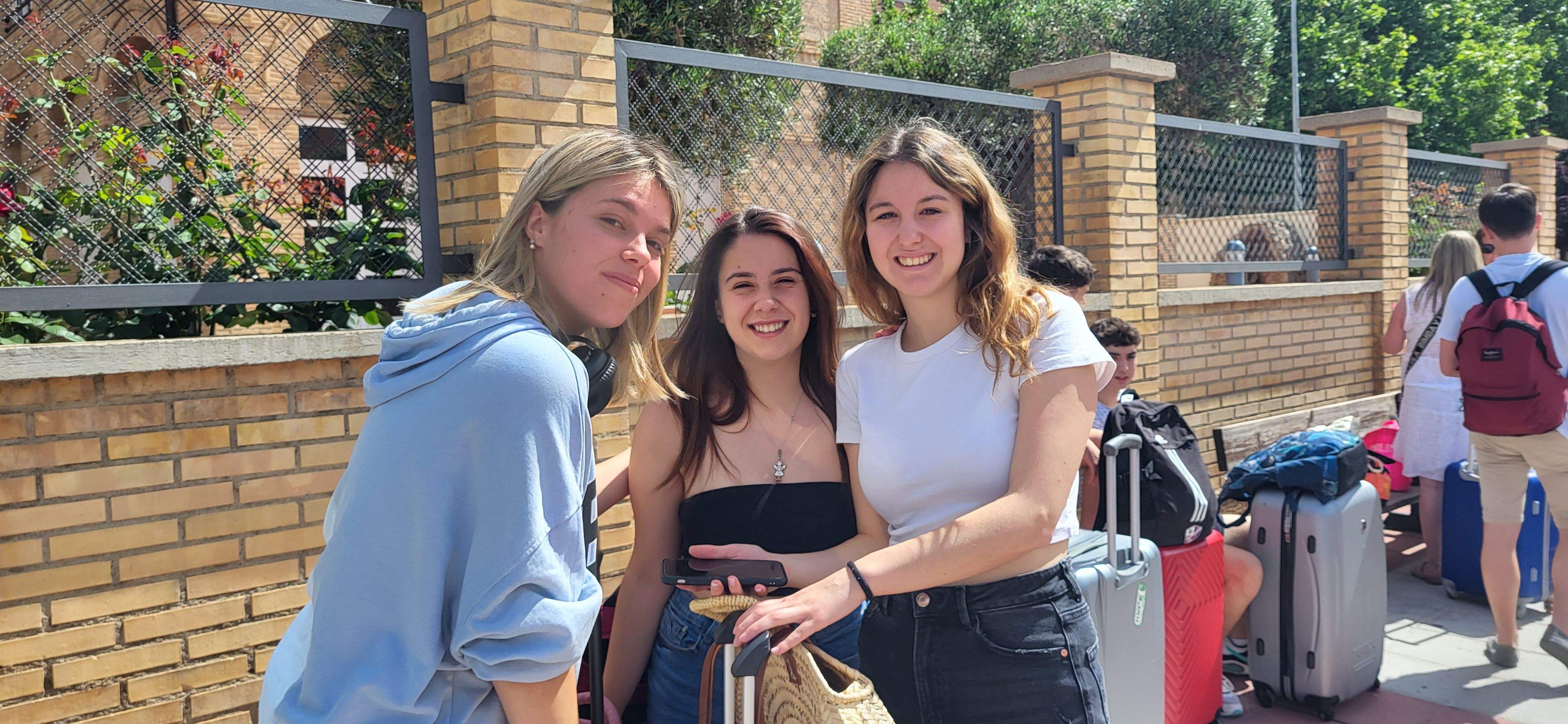 Salida a Salou de los estudiantes de Huesca que han acabado la Evau. Foto: Mercedes Manterola