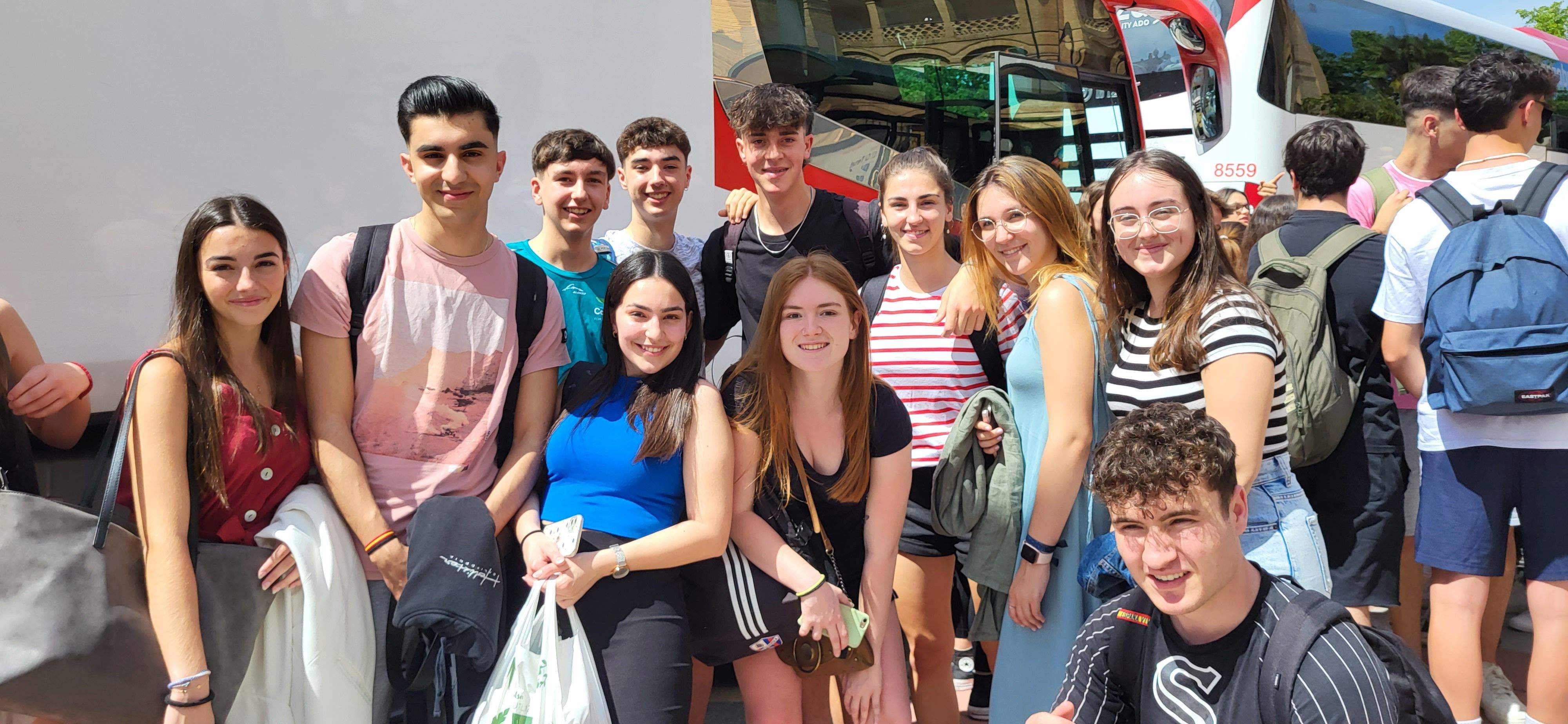 Salida a Salou de los estudiantes de Huesca que han acabado la Evau. Foto: Mercedes Manterola