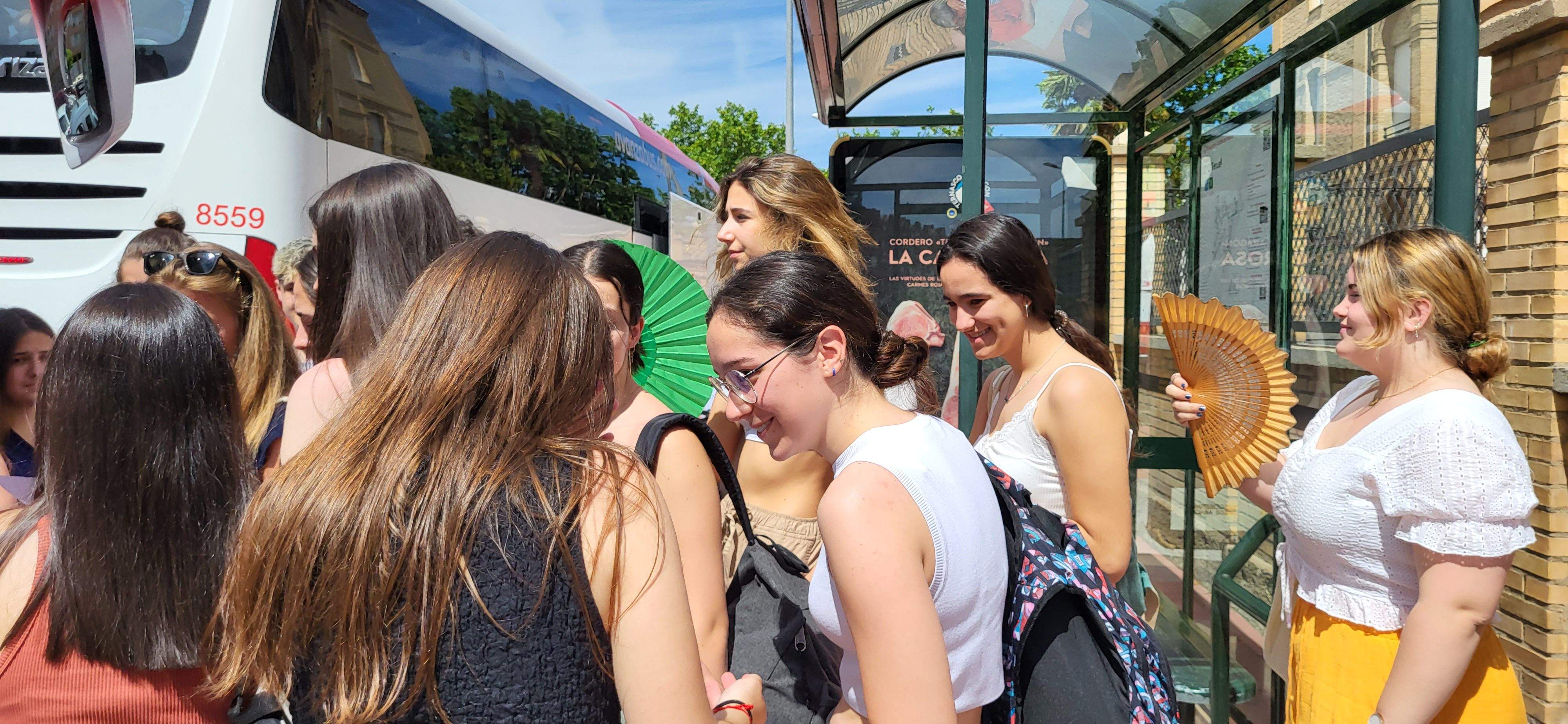 Salida a Salou de los estudiantes de Huesca que han acabado la Evau. Foto: Mercedes Manterola