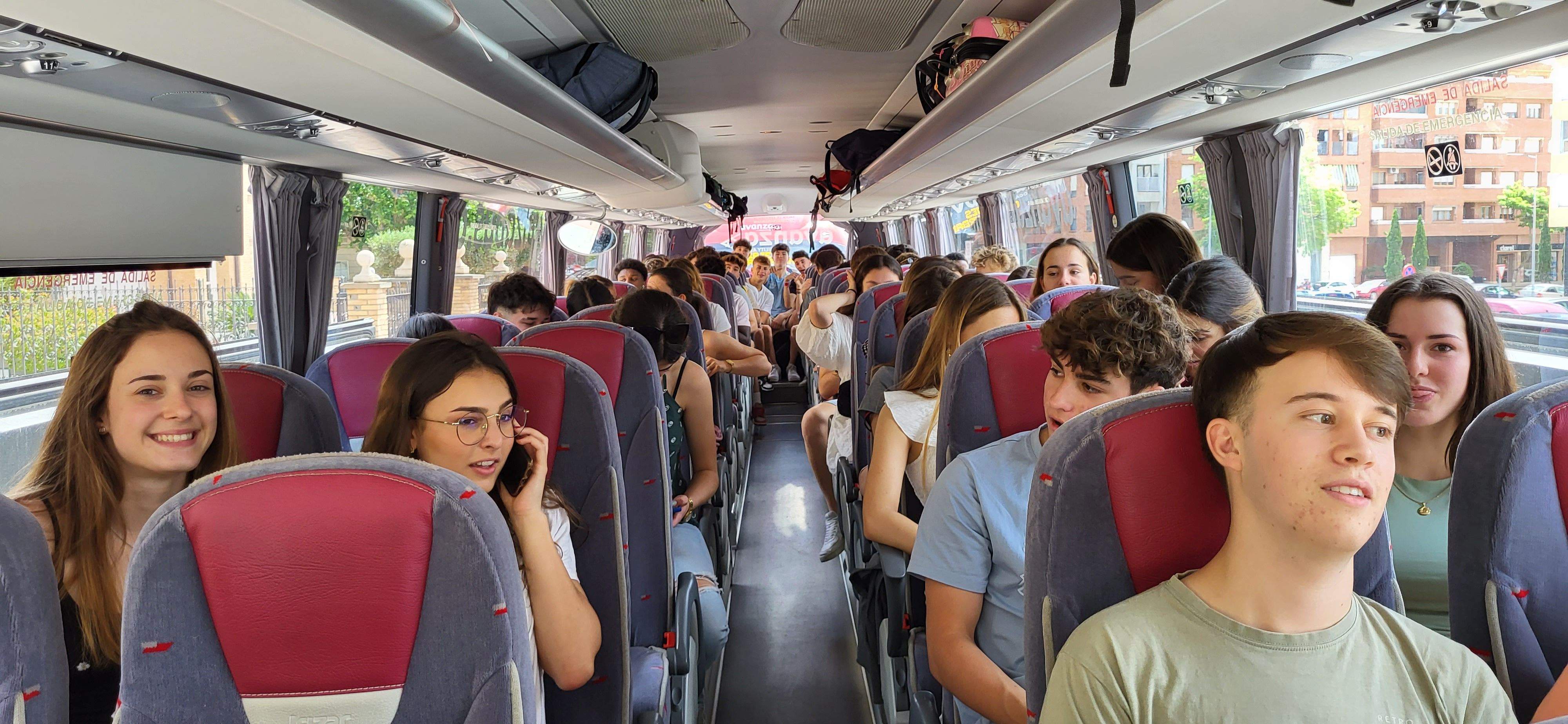 Salida a Salou de los estudiantes de Huesca que han acabado la Evau. Foto: Mercedes Manterola