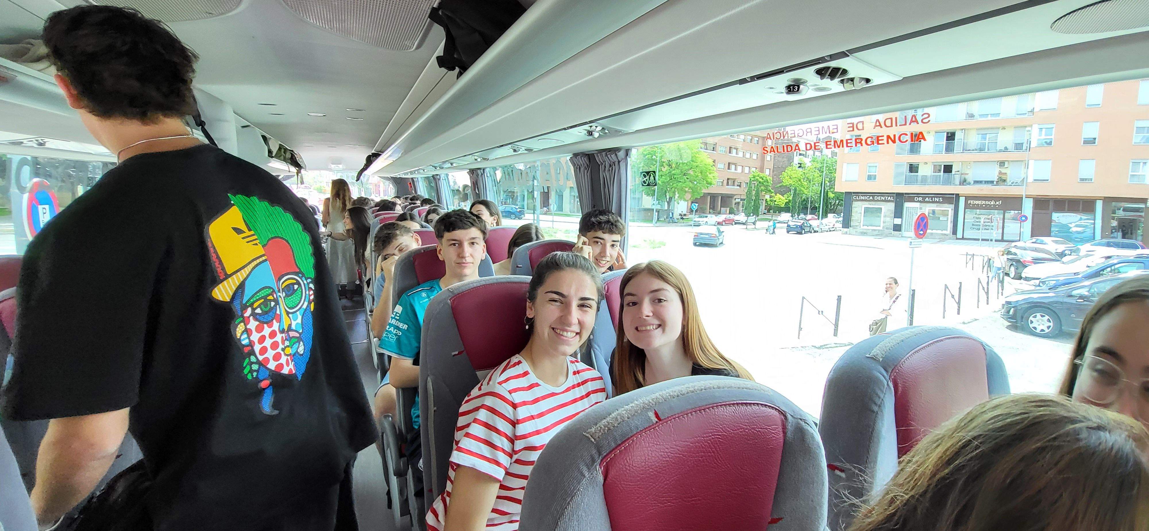 Salida a Salou de los estudiantes de Huesca que han acabado la Evau. Foto: Mercedes Manterola
