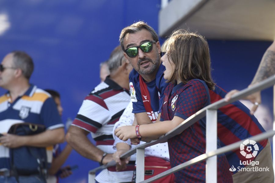 Minutos antes del inicio del partido Huesca Ibiza. Foto Laliga 