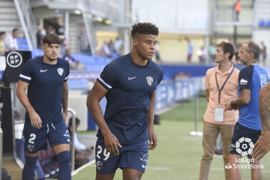 Minutos antes del inicio del partido Huesca Ibiza. Foto Laliga 