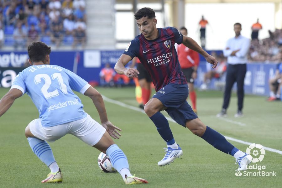 Partido entre el Huesca y el Ibiza en El Alcoraz. Foto La Liga 