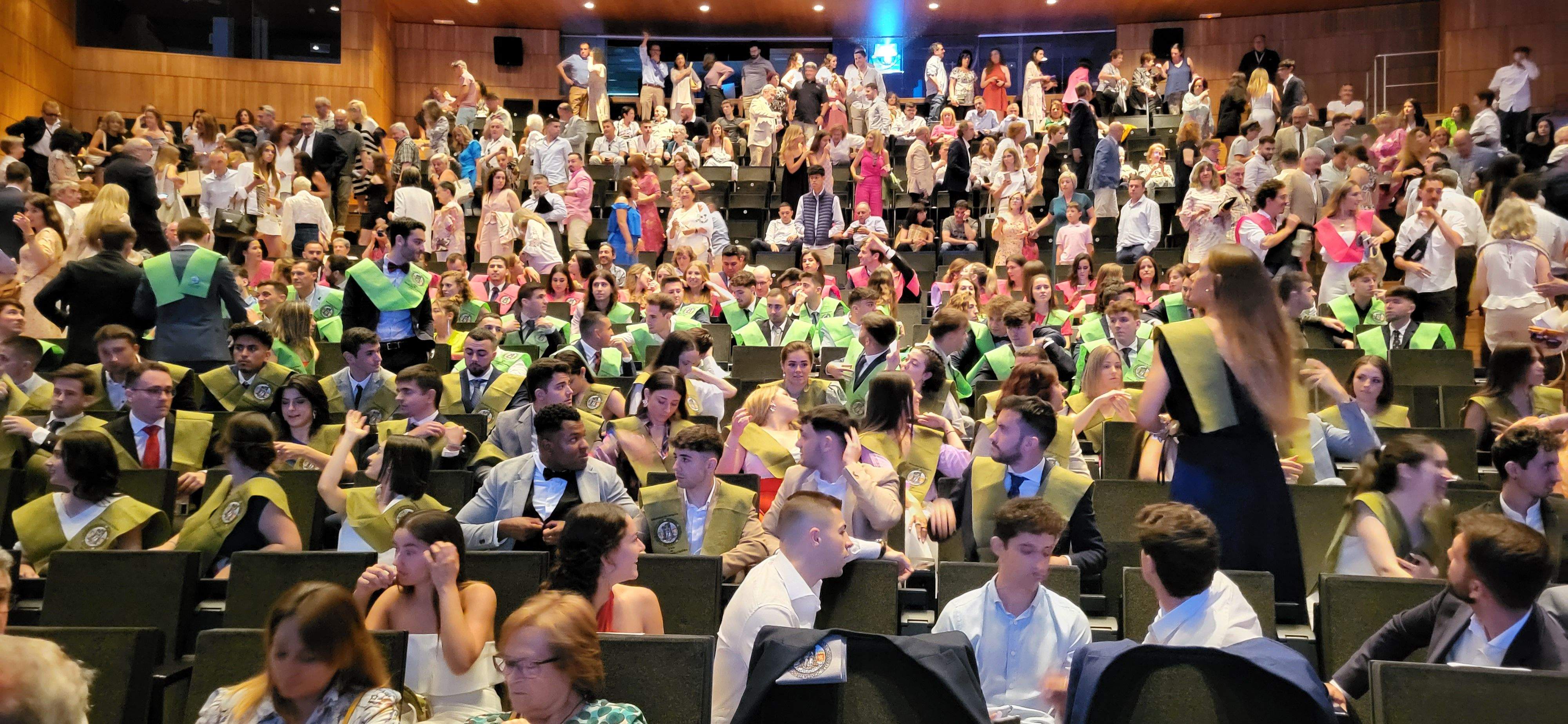 Graduación del alumnado de la Facultad de Ciencias de la Salud y el Deporte de Huesca. Foto Myriam Martínez