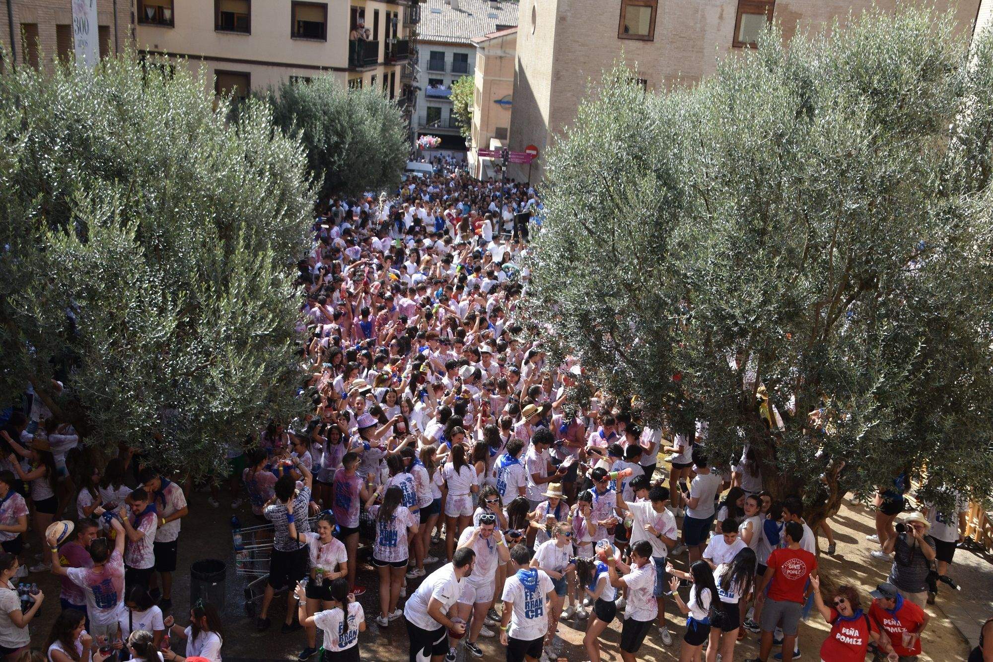 Concentración peñistas plaza Ayuntamiento Concentración peñistas plaza Ayuntamiento