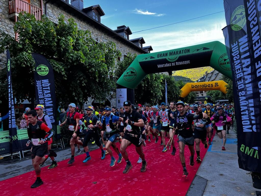 Imagen de la salida del Gran Maratón Montañas de Benasque. Foto GMMB