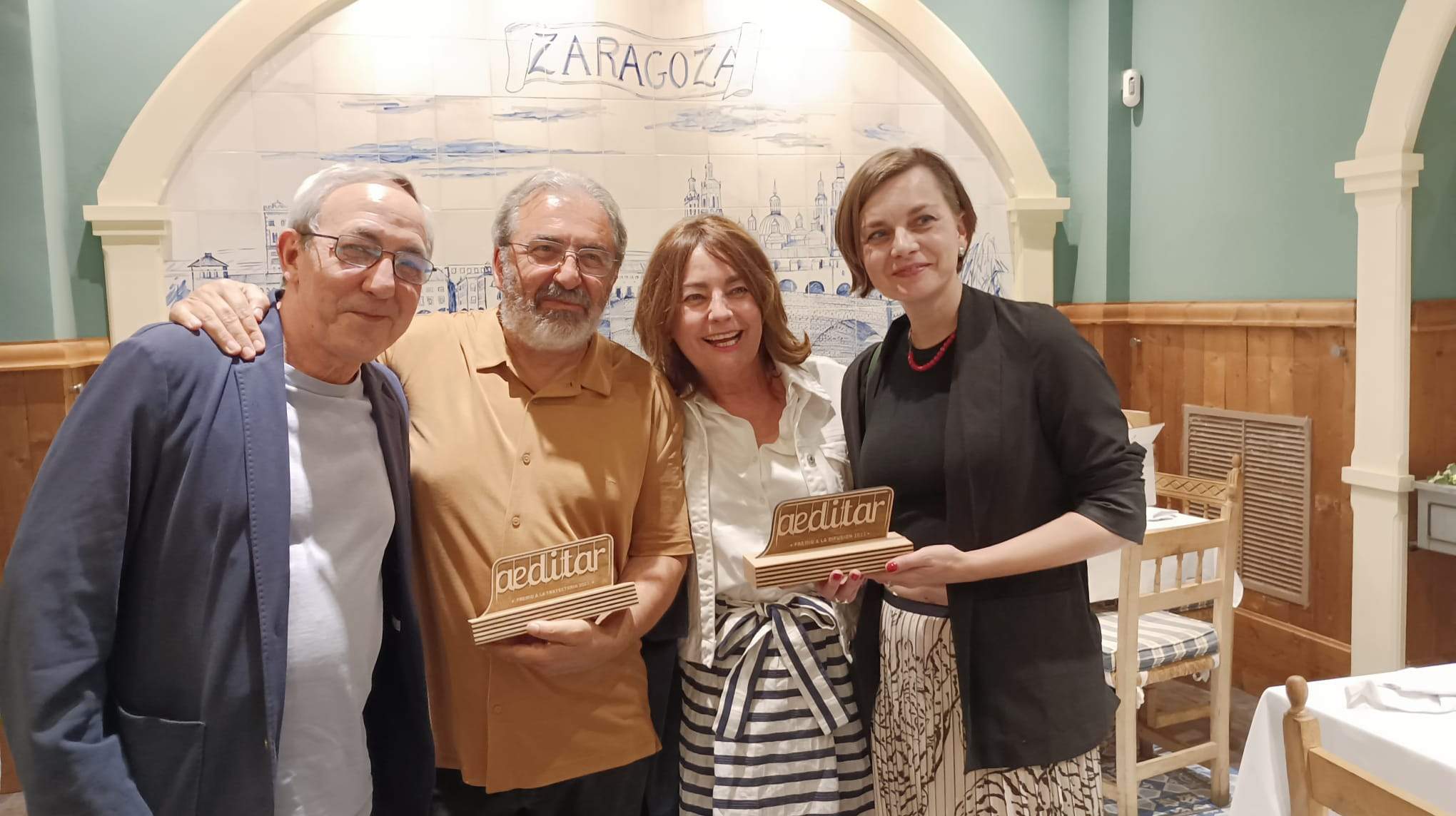 Entrega de premios Aeditar a la librería Anónima y José Luis Acín