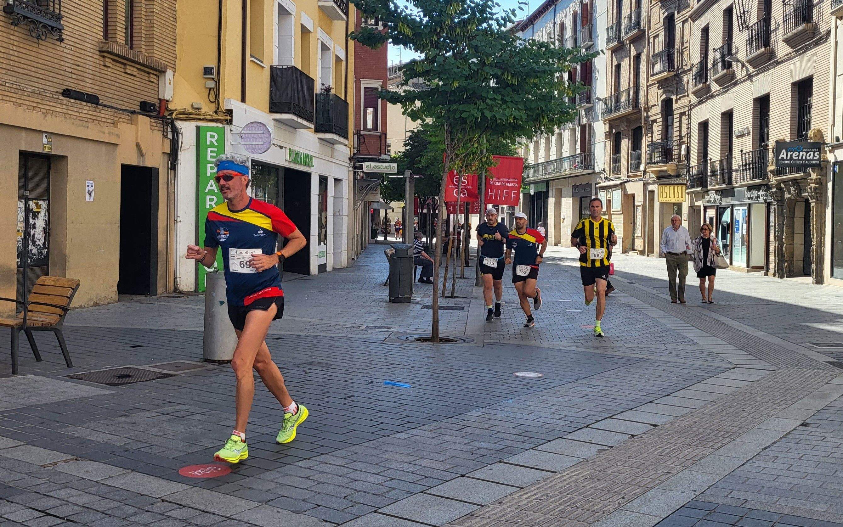 Carrera Ruta 091 en favor de Araela en Huesca. Foto: Mercedes Manterola