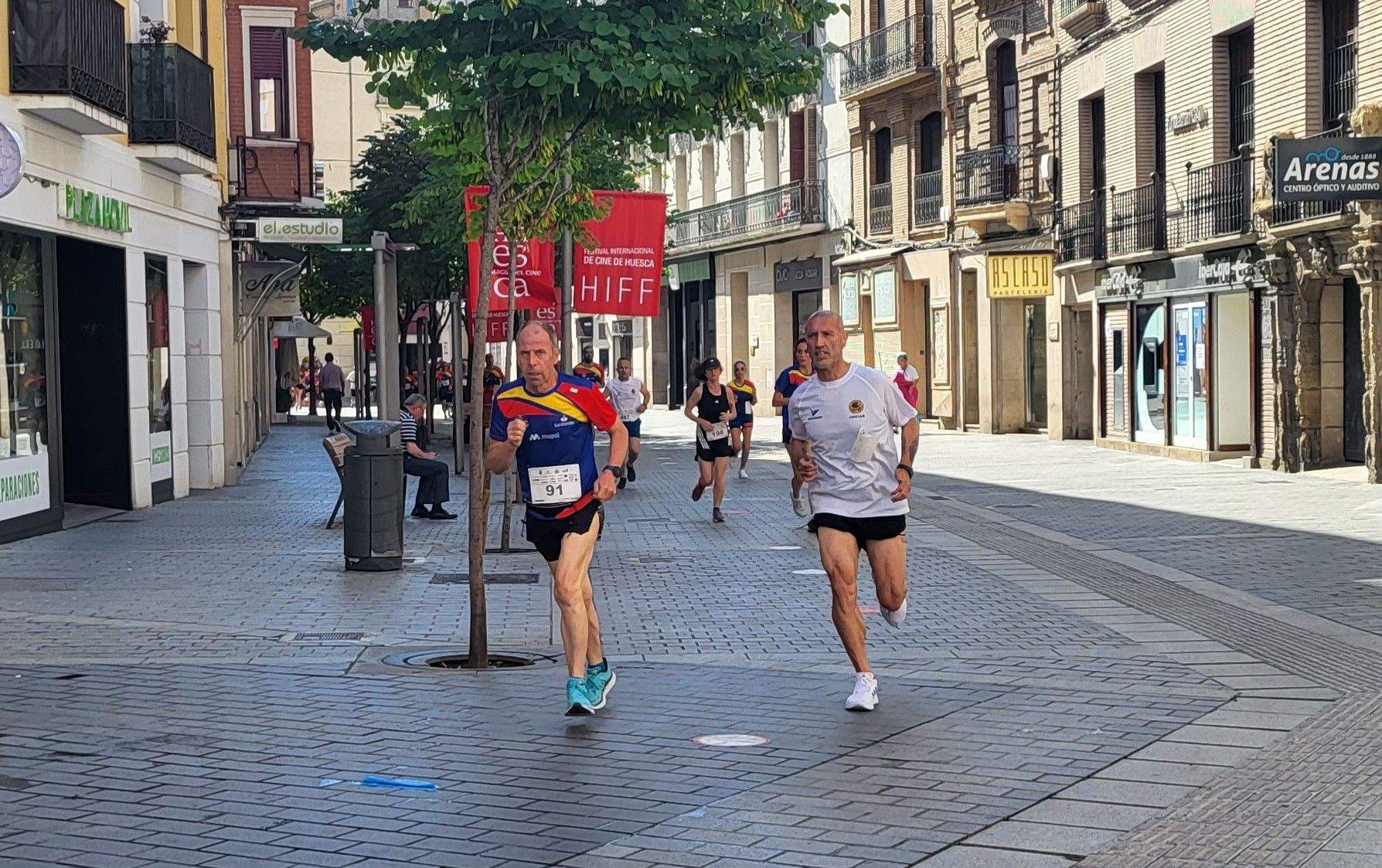 Carrera Ruta 091 en favor de Araela en Huesca. Foto: Mercedes Manterola