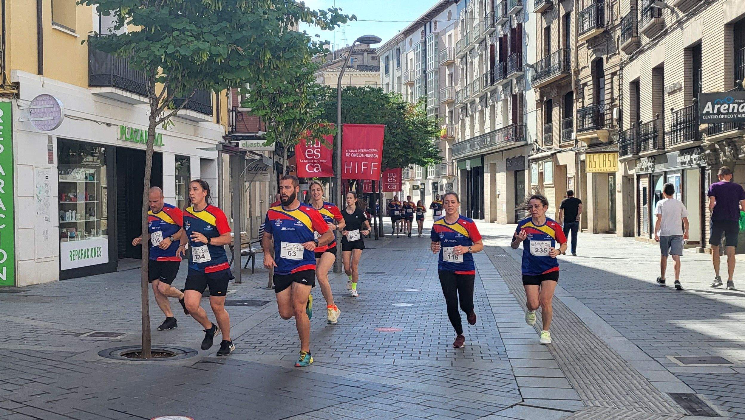Carrera Ruta 091 en favor de Araela en Huesca. Foto: Mercedes Manterola