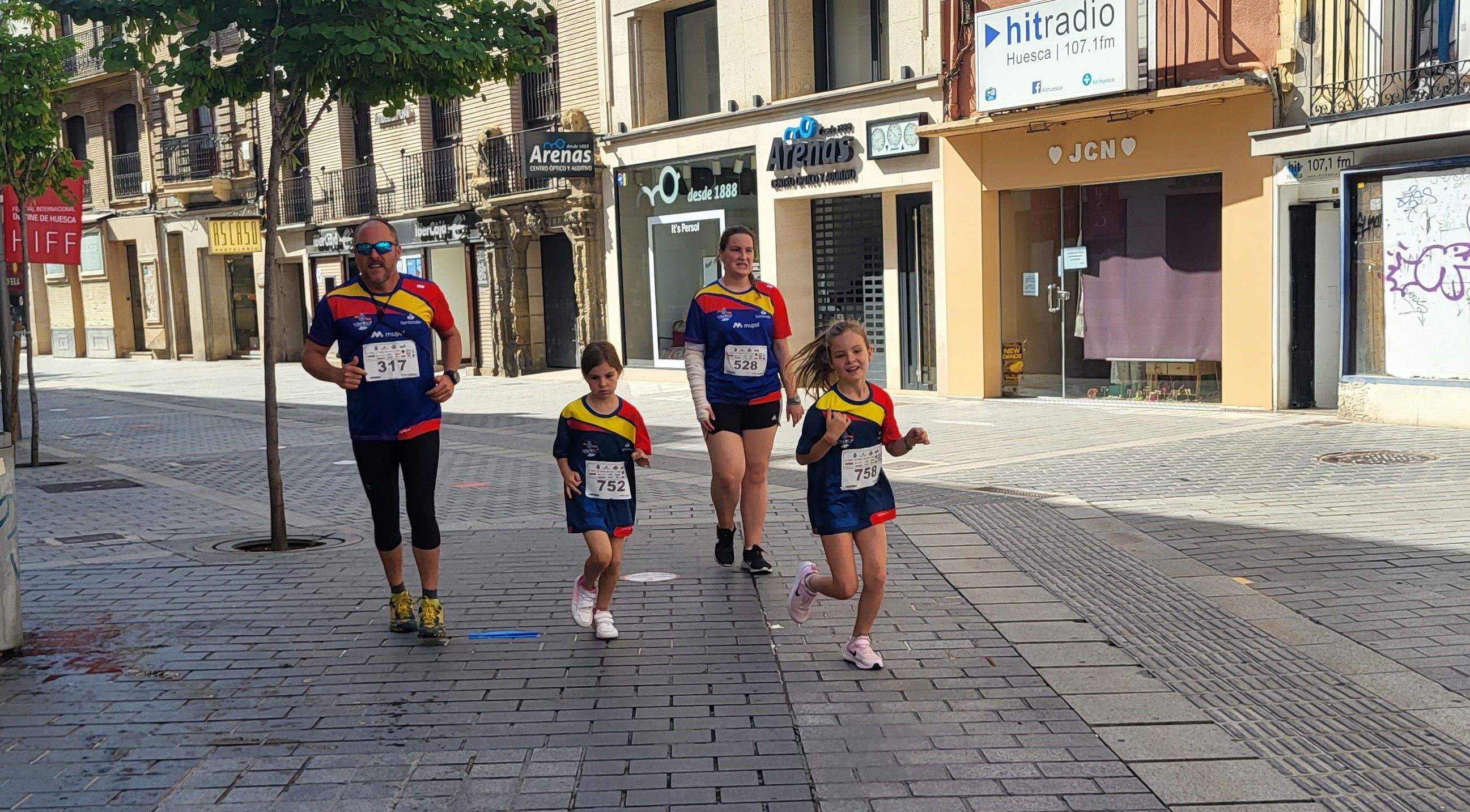 Carrera Ruta 091 en favor de Araela en Huesca. Foto: Mercedes Manterola
